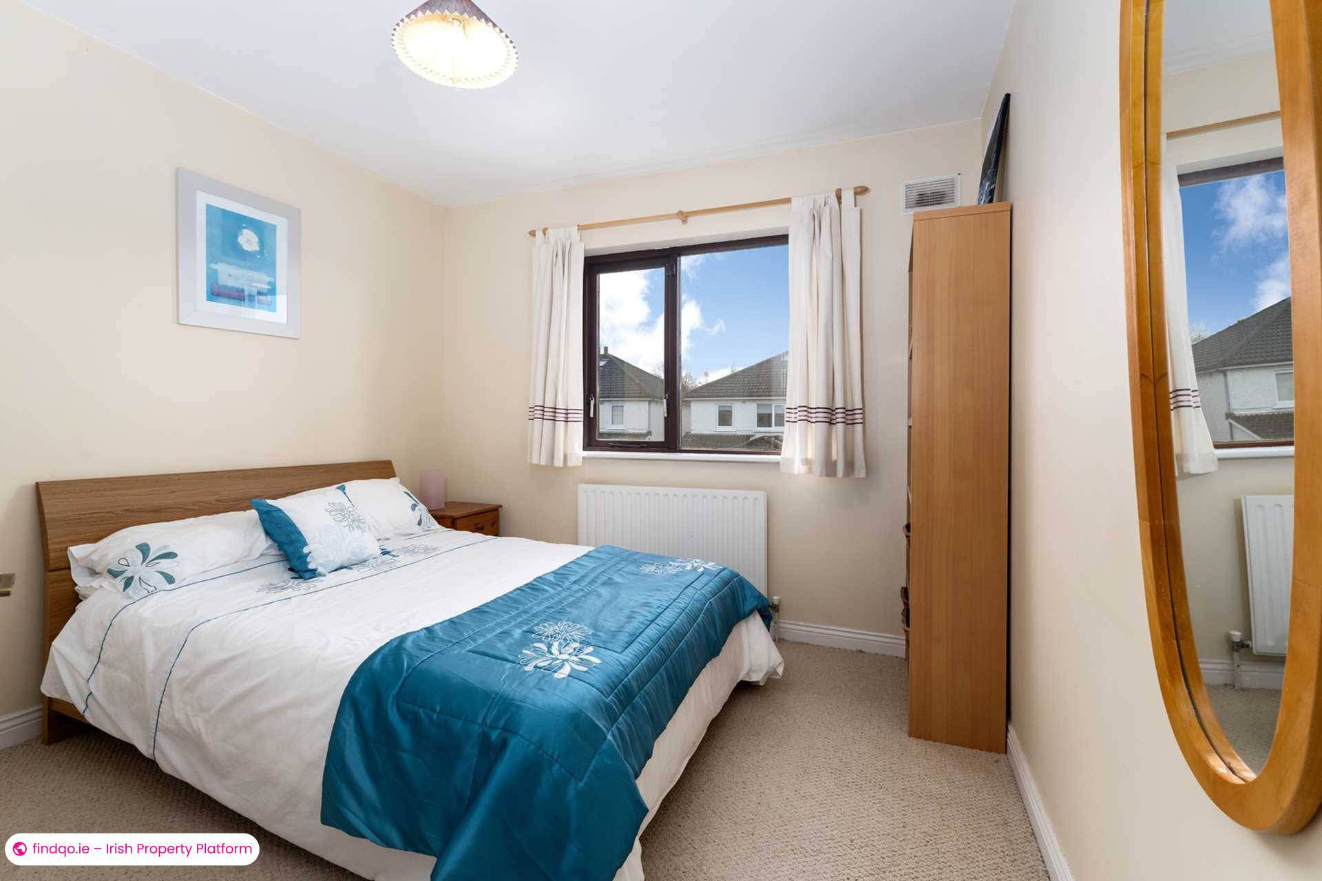 Semi-detached house for Sale in Leopardstown, Dublin 18