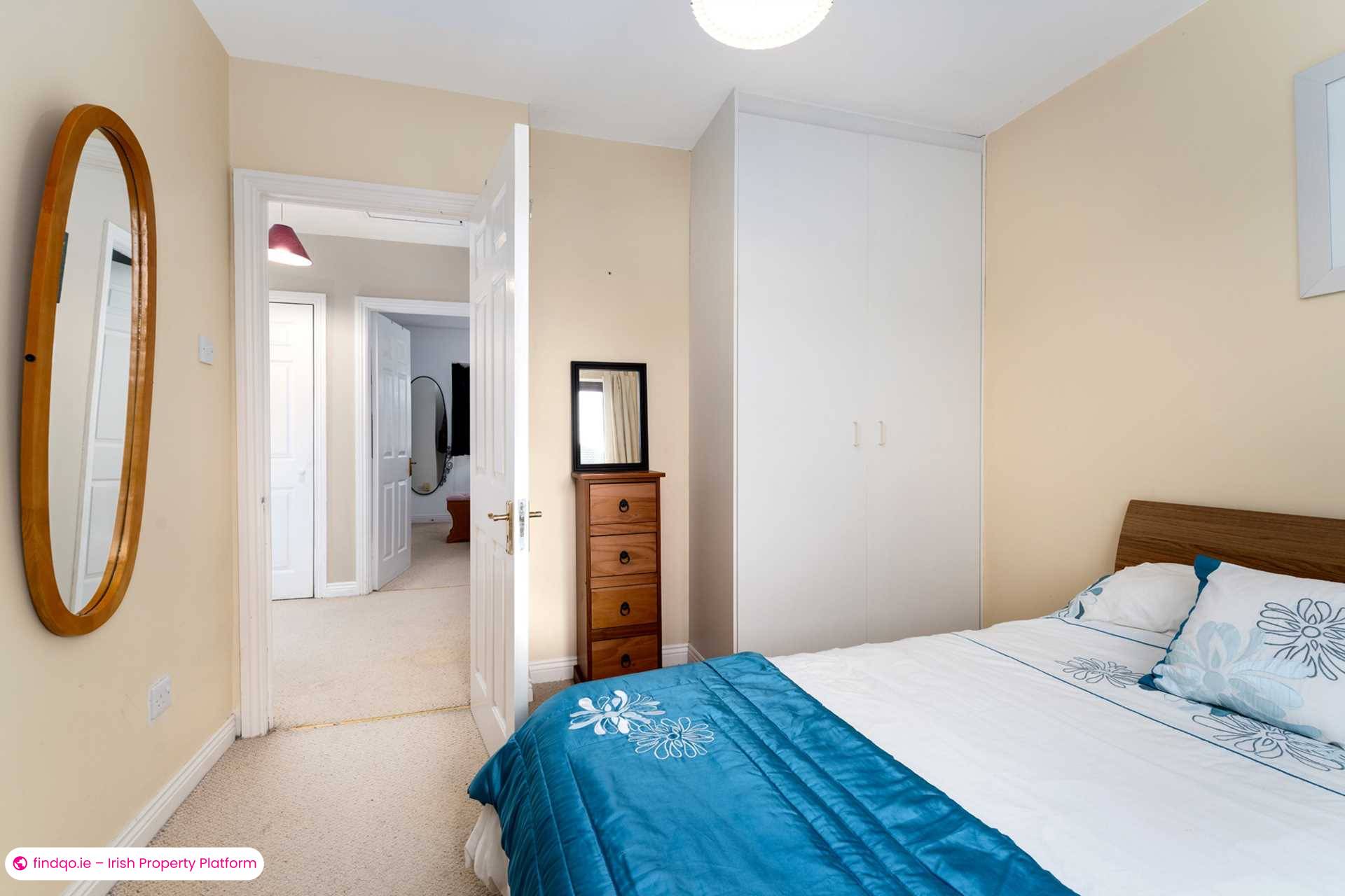 Semi-detached house for Sale in Leopardstown, Dublin 18