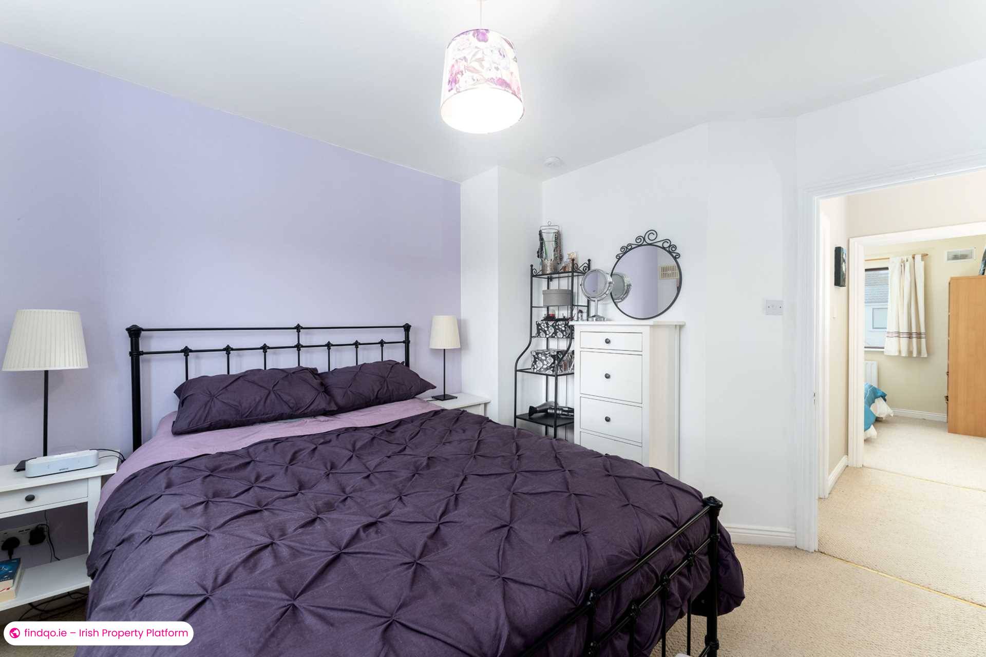 Semi-detached house for Sale in Leopardstown, Dublin 18
