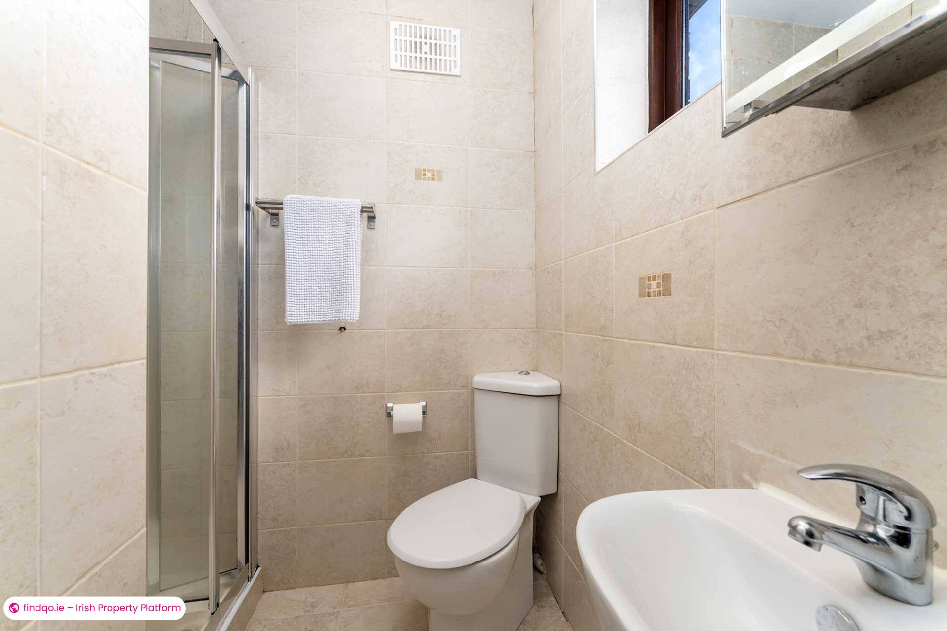 Semi-detached house for Sale in Leopardstown, Dublin 18
