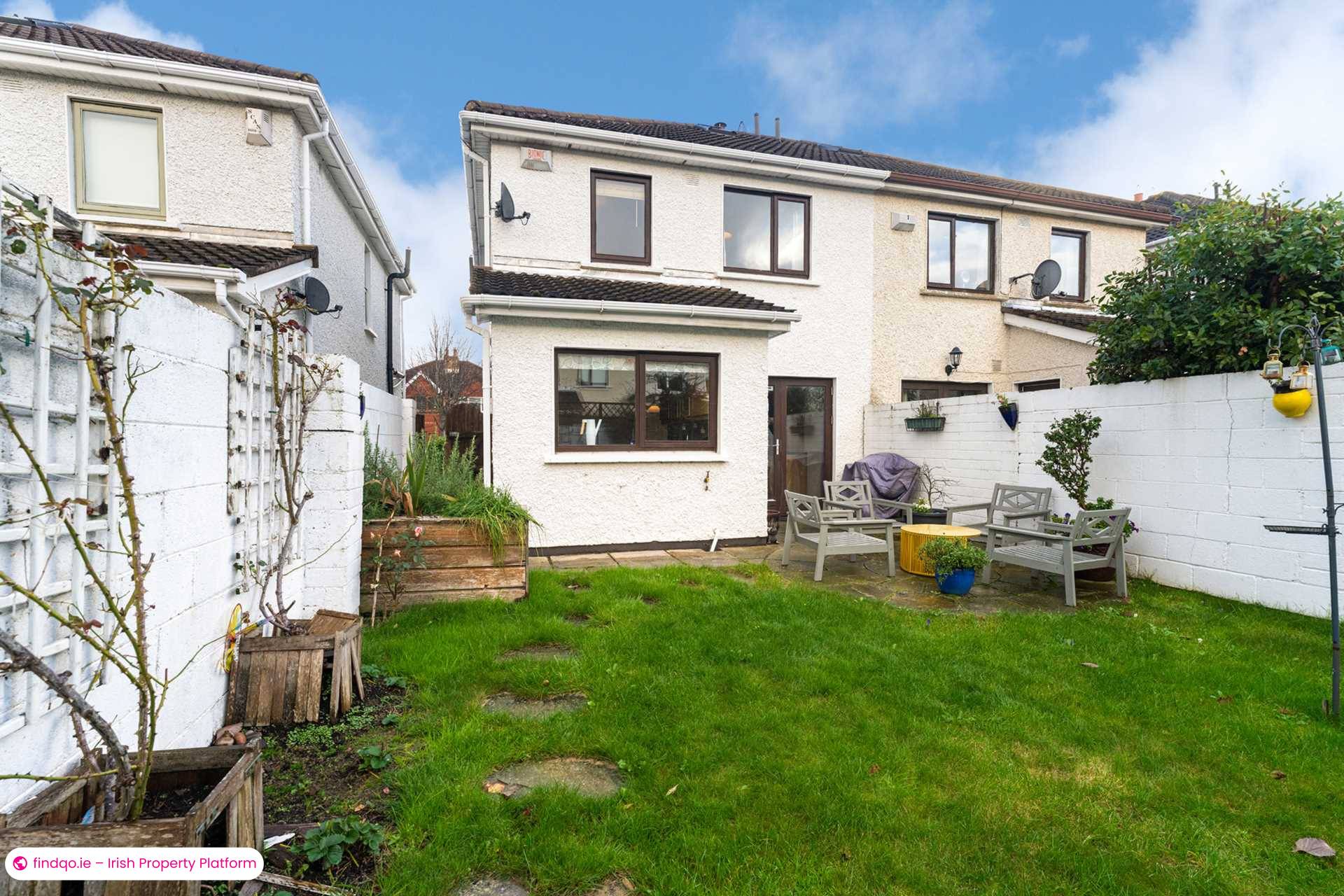 Semi-detached house for Sale in Leopardstown, Dublin 18