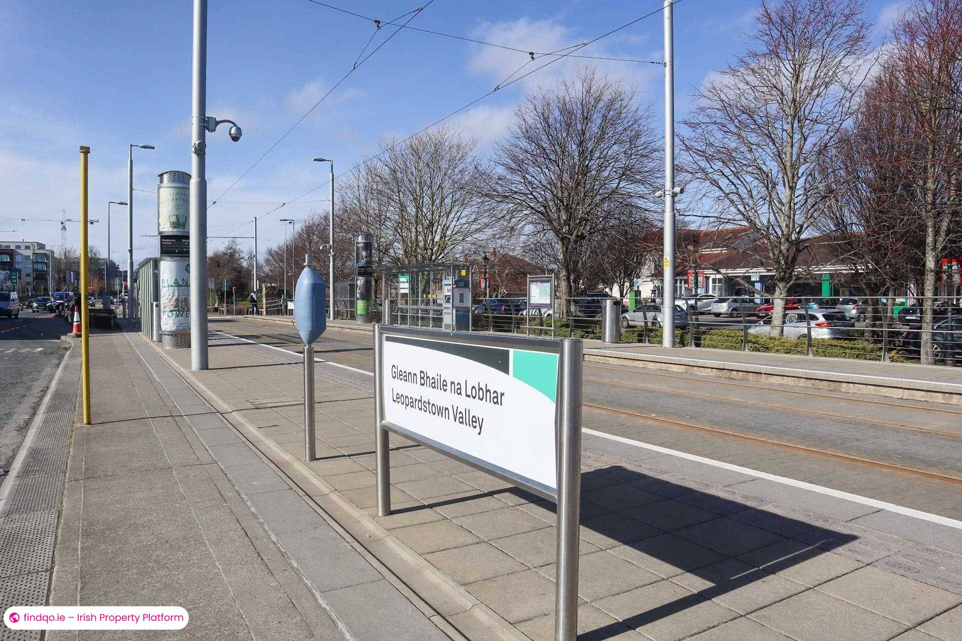 Semi-detached house for Sale in Leopardstown, Dublin 18