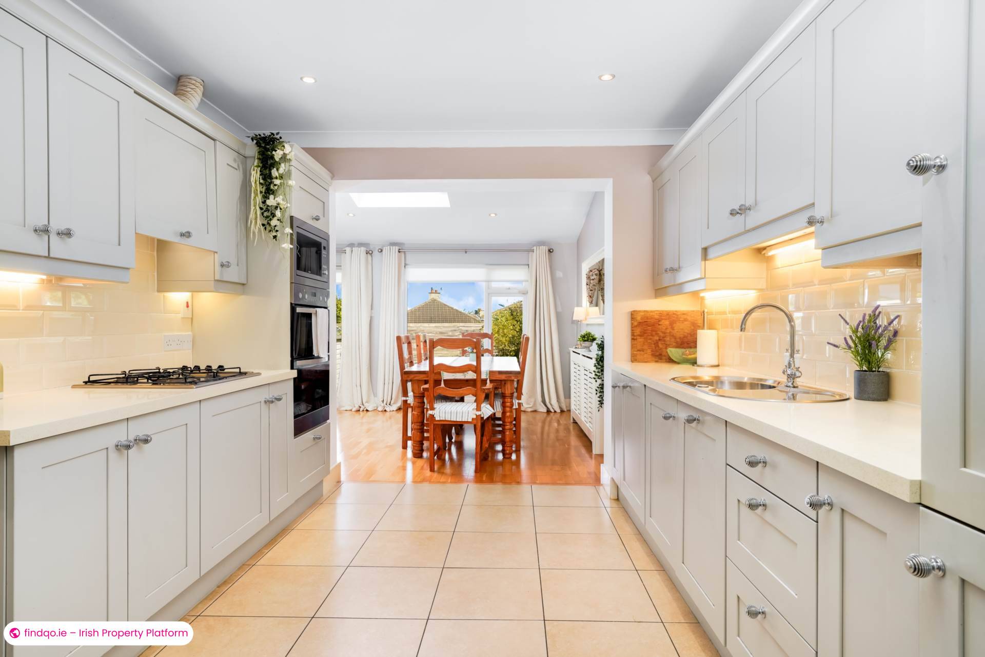Semi-detached house for Sale in Cabinteely, Dublin 18