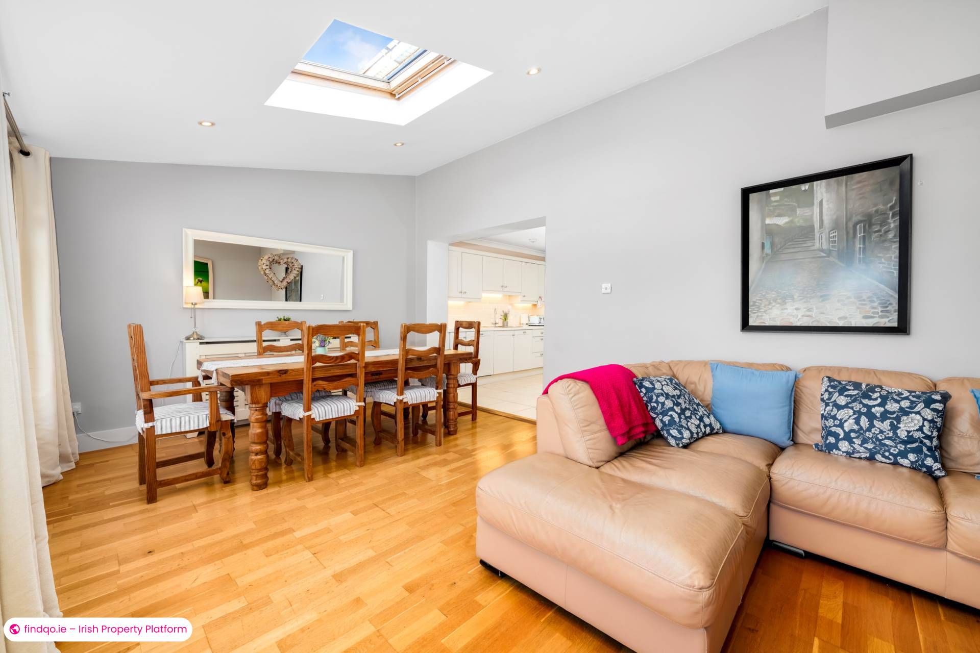 Semi-detached house for Sale in Cabinteely, Dublin 18