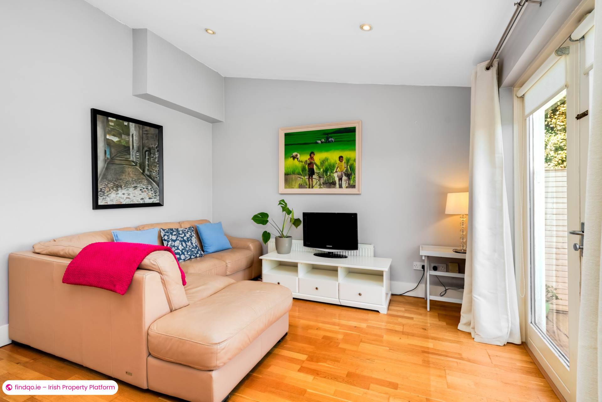 Semi-detached house for Sale in Cabinteely, Dublin 18