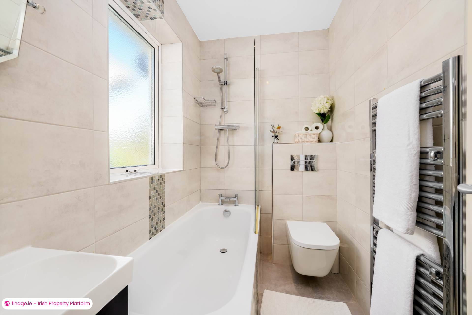 Semi-detached house for Sale in Cabinteely, Dublin 18