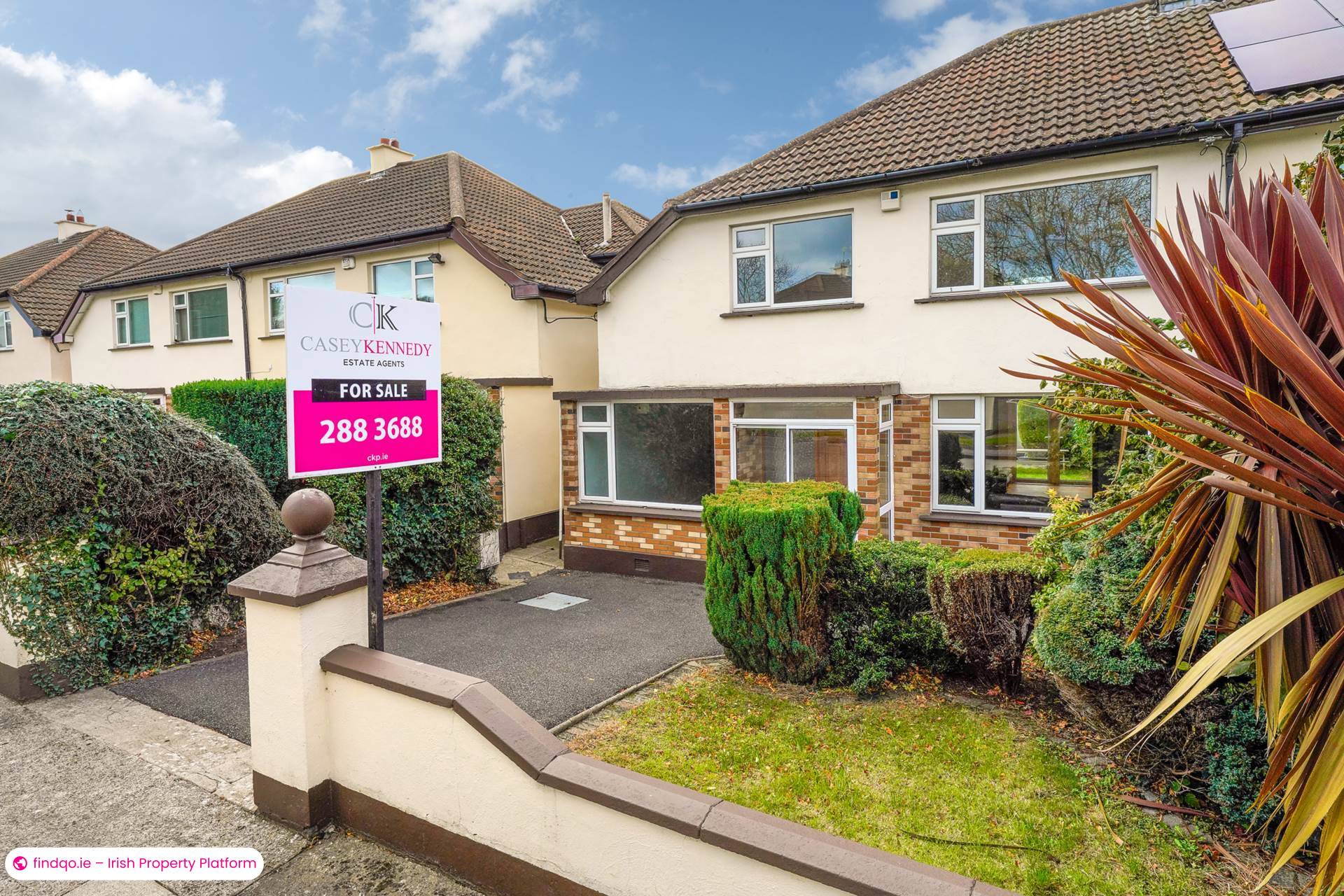 Semi-detached house for Sale in Dundrum, Down