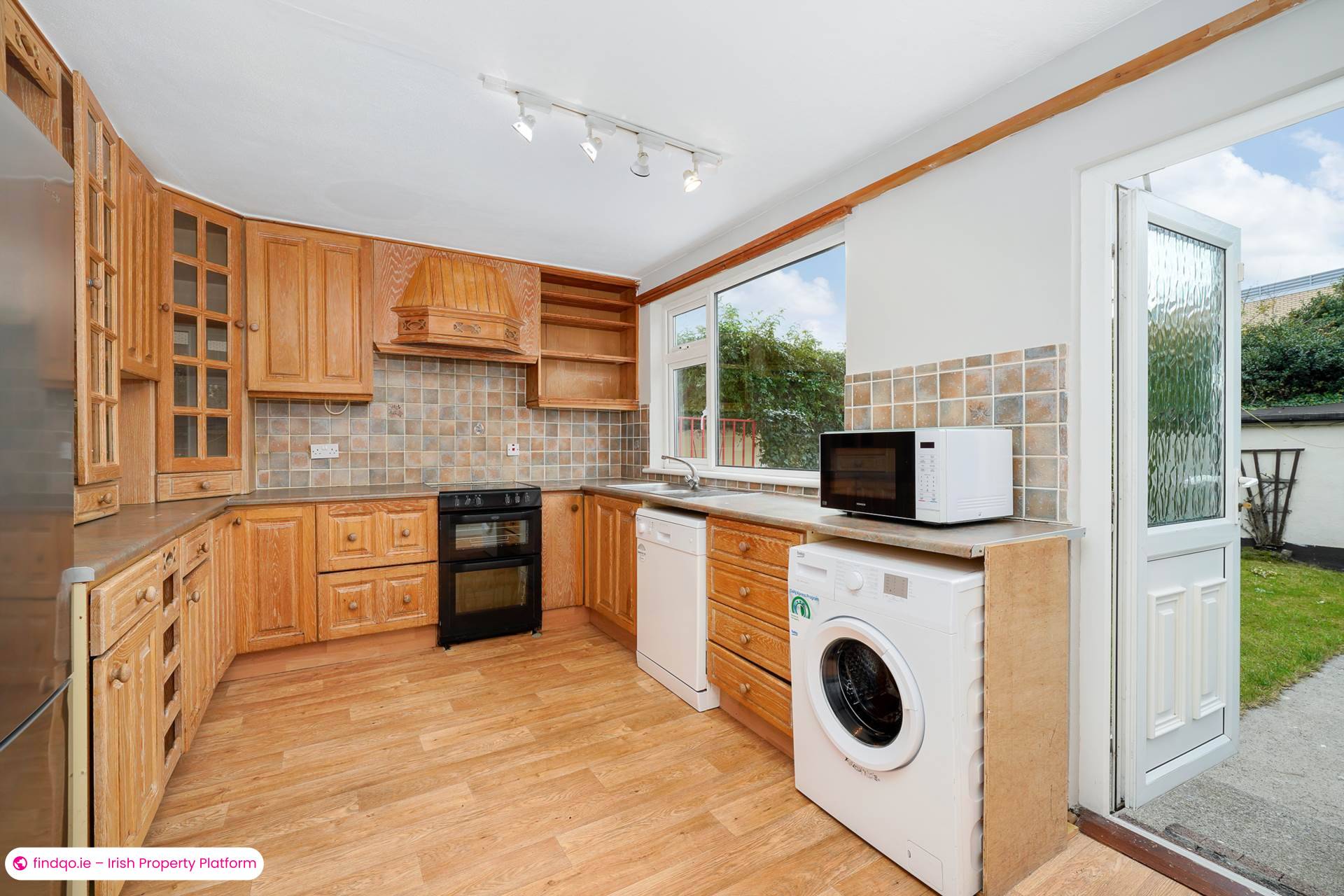 Semi-detached house for Sale in Dundrum, Down