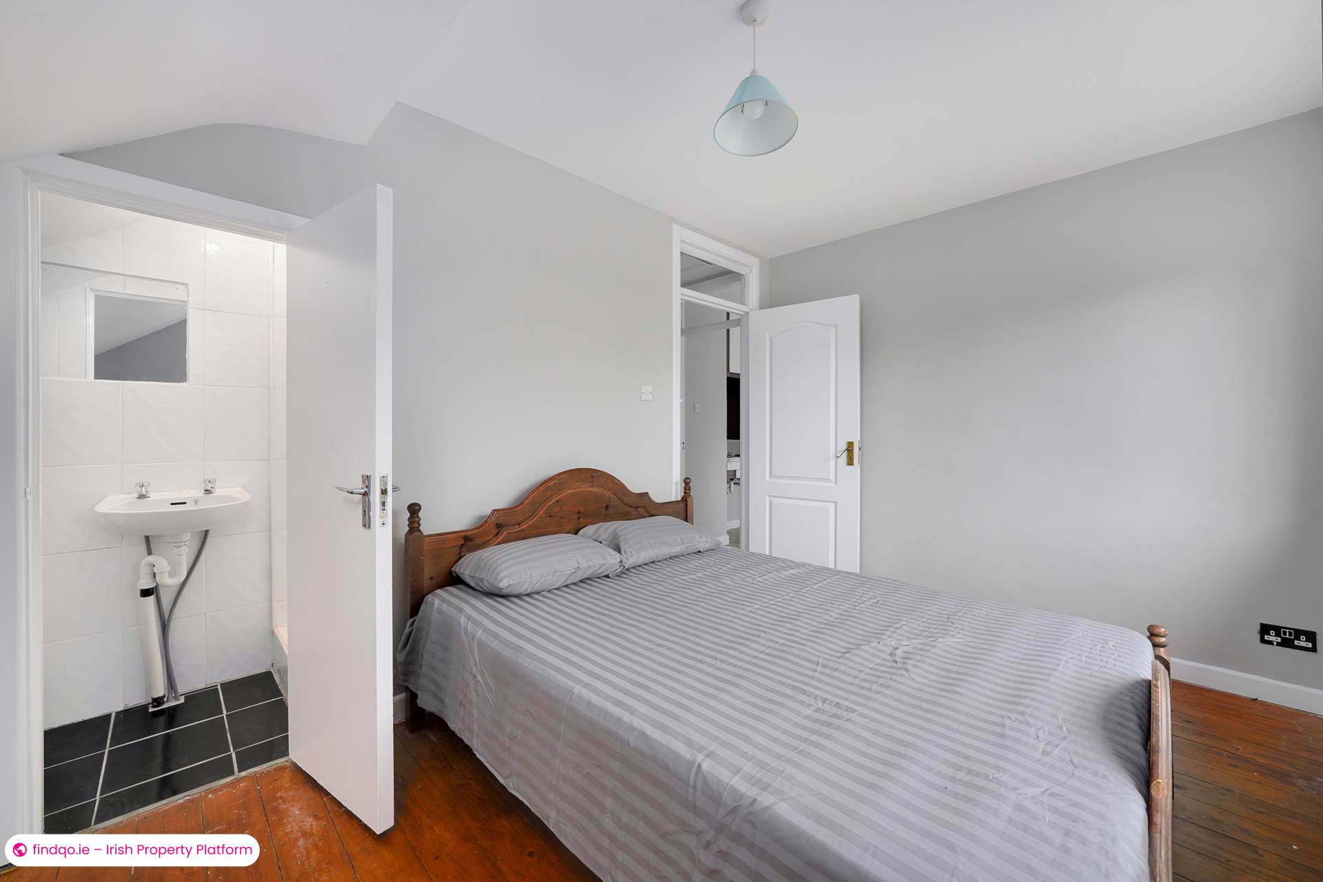 Semi-detached house for Sale in Dundrum, Down