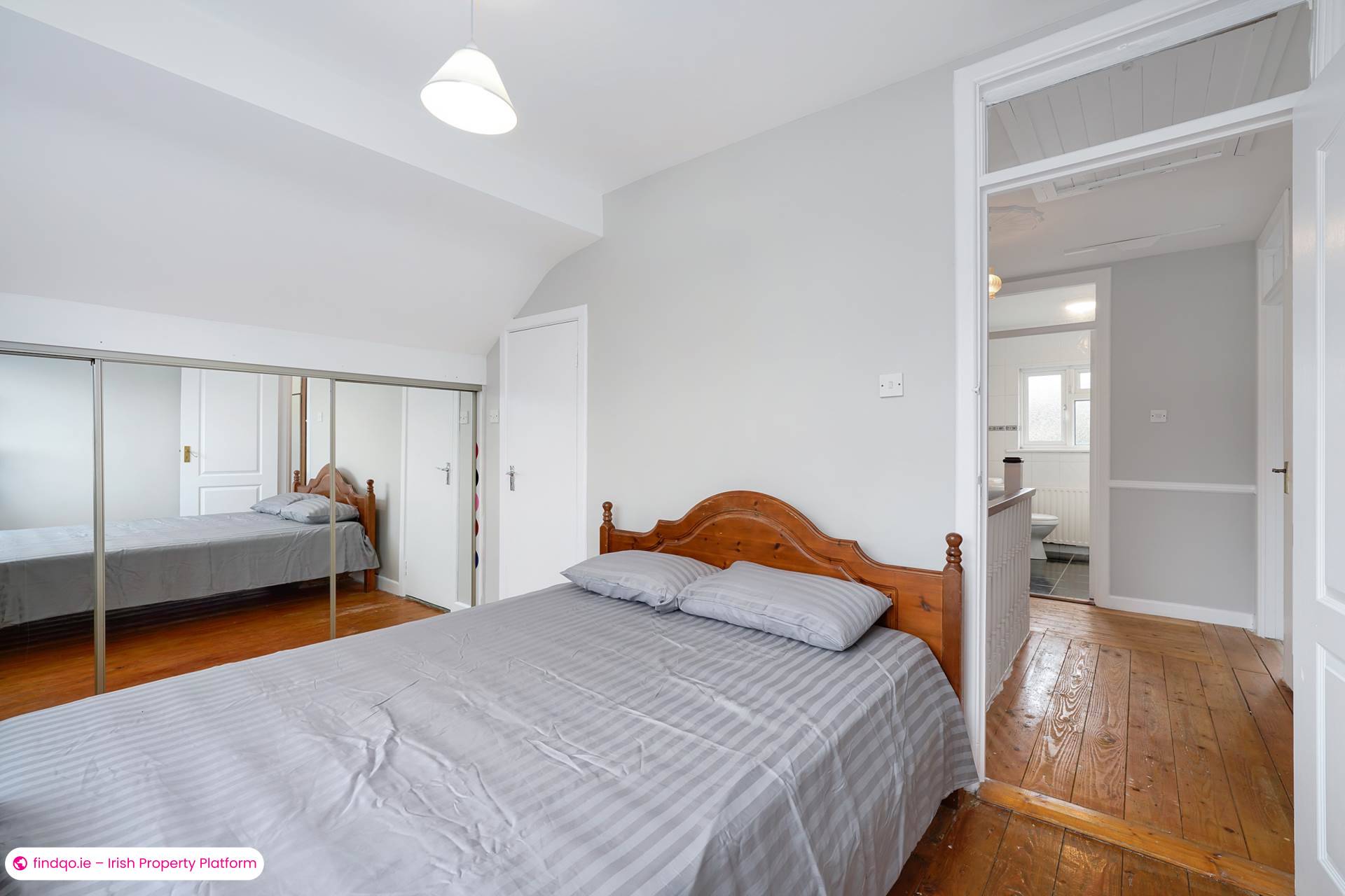 Semi-detached house for Sale in Dundrum, Down