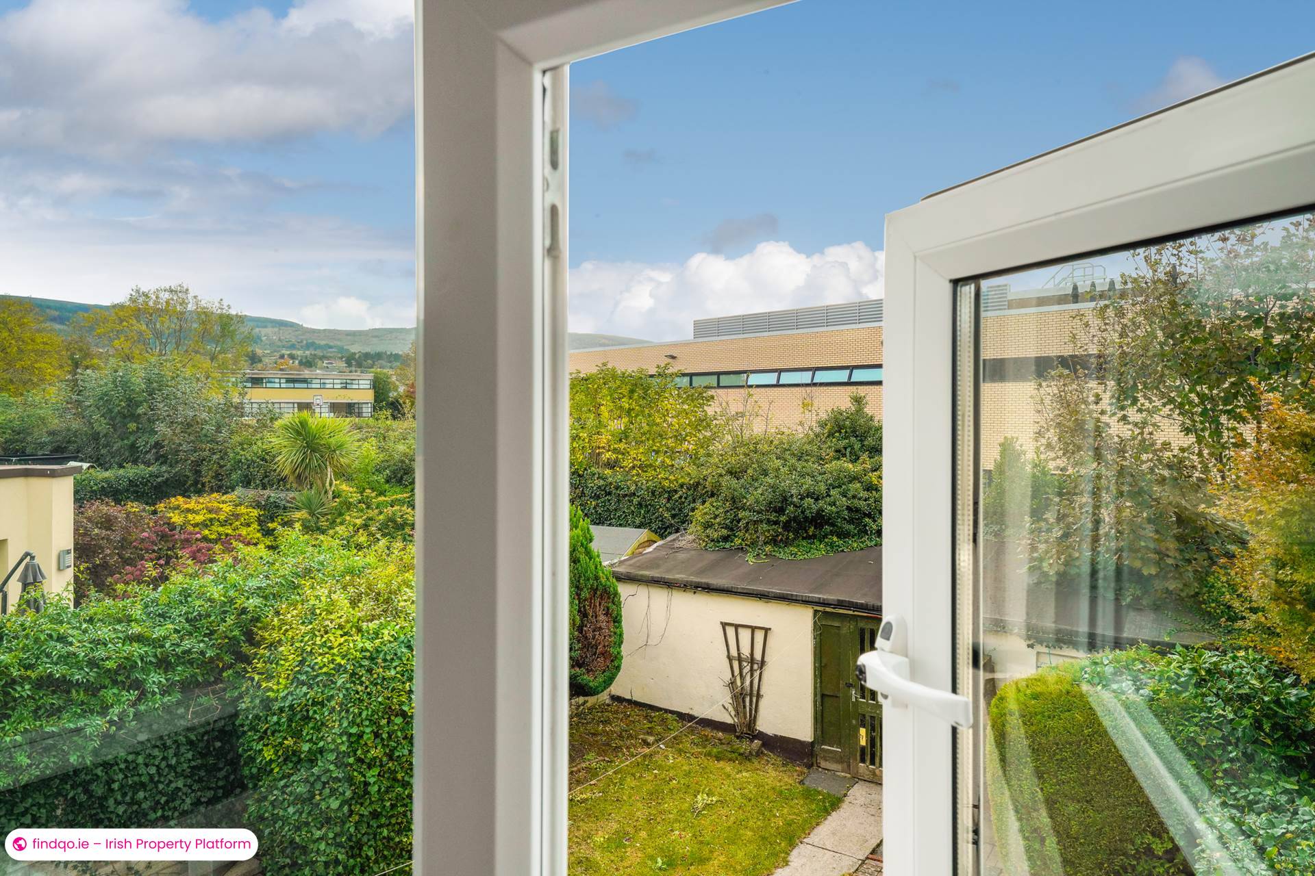 Semi-detached house for Sale in Dundrum, Down
