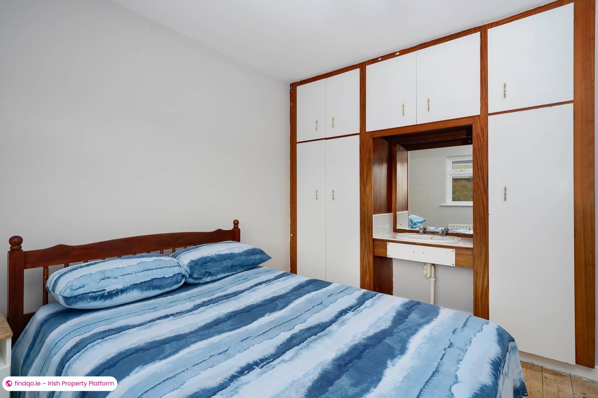Semi-detached house for Sale in Dundrum, Down