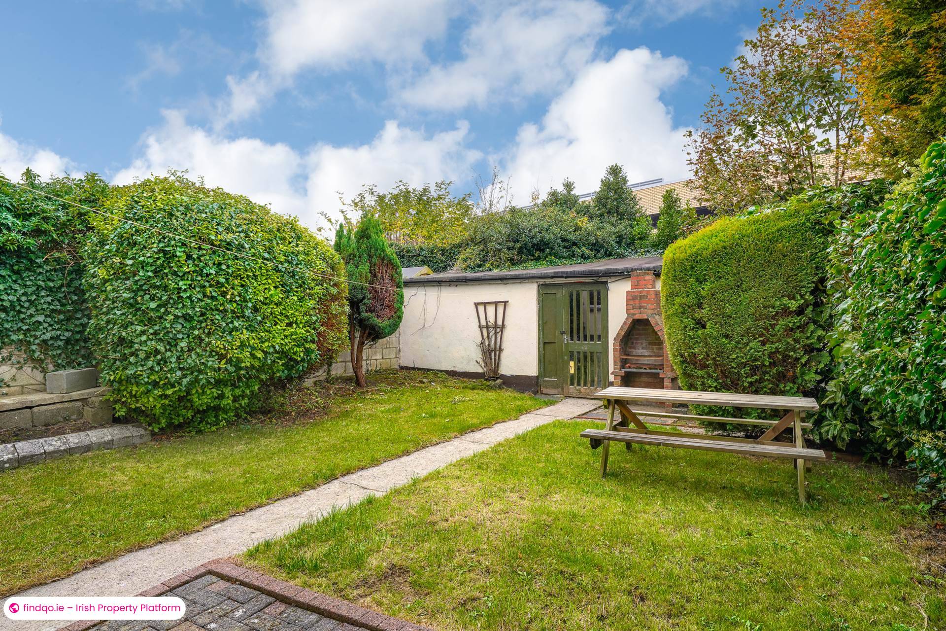 Semi-detached house for Sale in Dundrum, Down