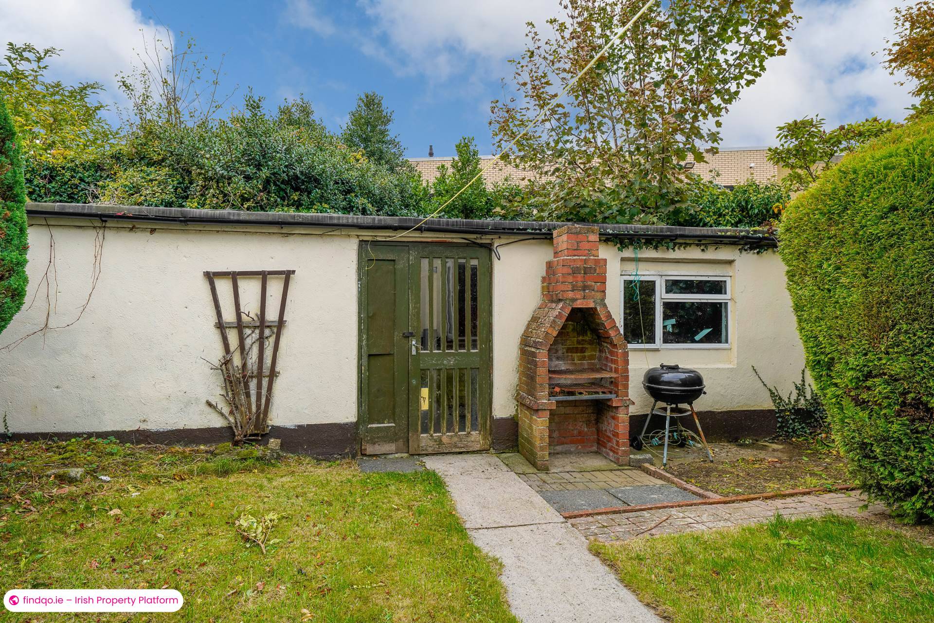 Semi-detached house for Sale in Dundrum, Down