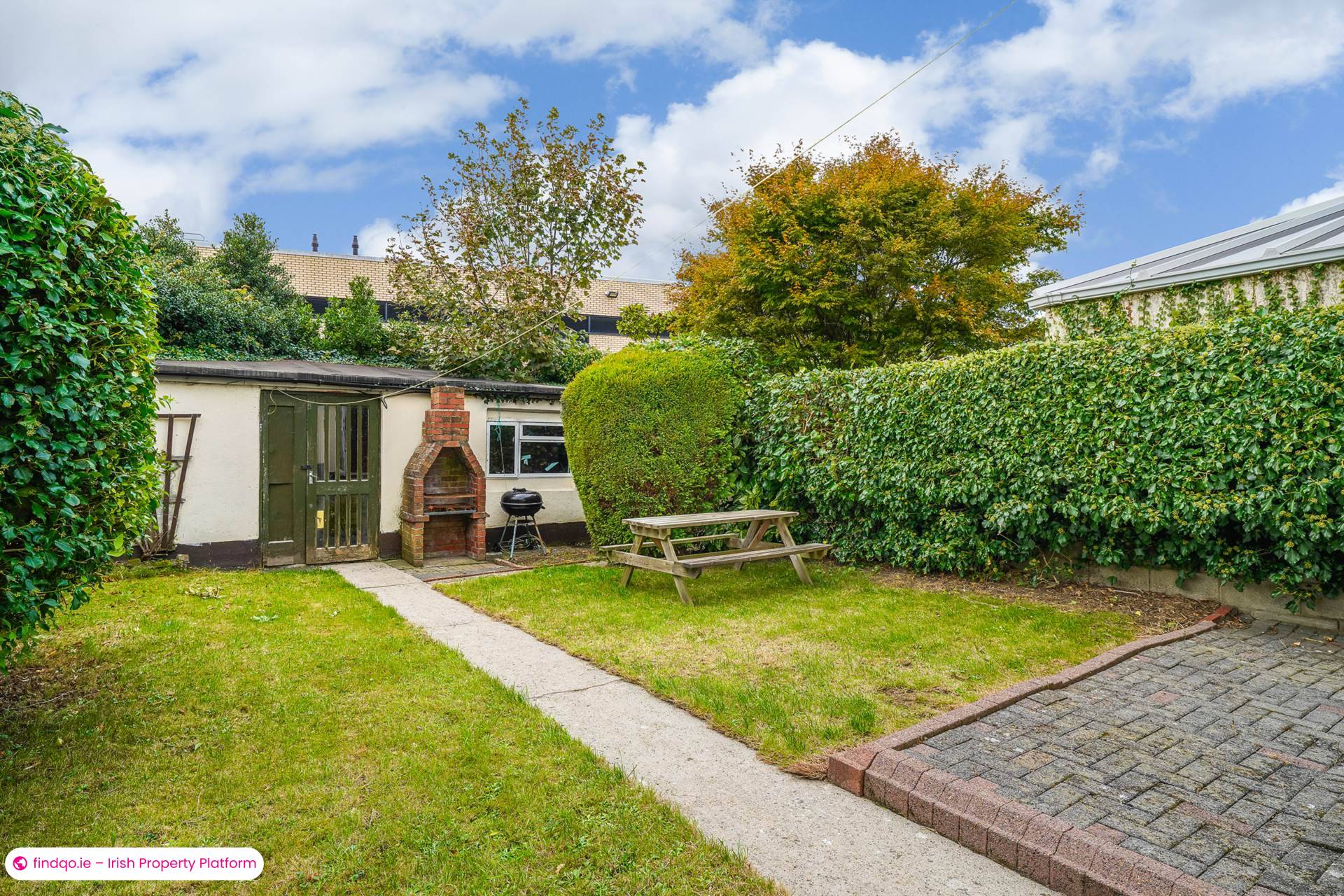 Semi-detached house for Sale in Dundrum, Down