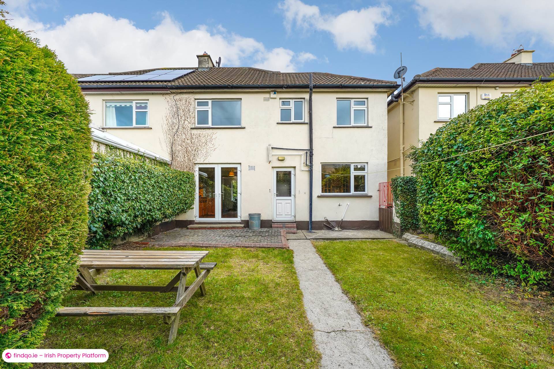 Semi-detached house for Sale in Dundrum, Down