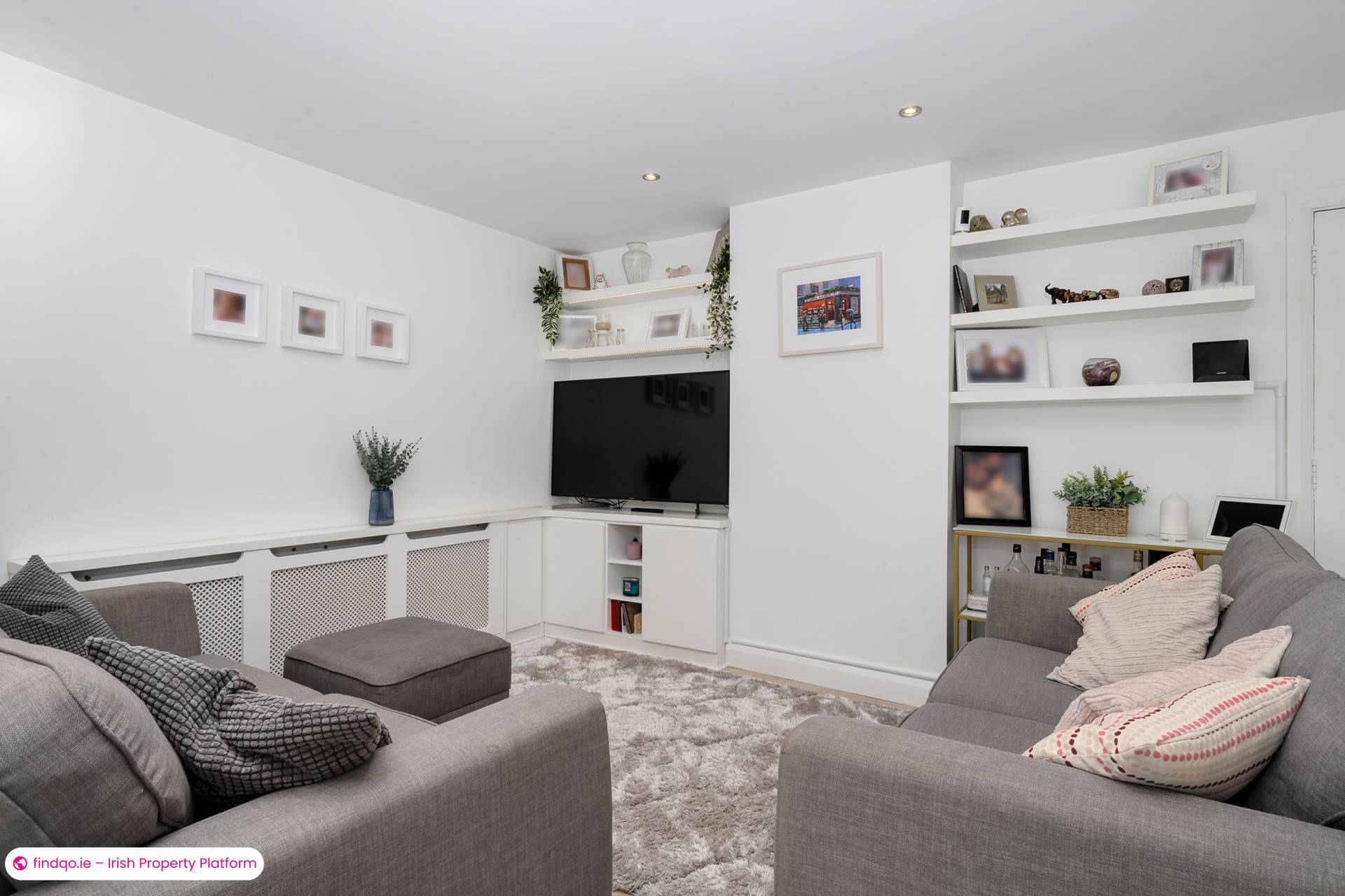 Terraced house for Sale in Stepaside, Dublin 18