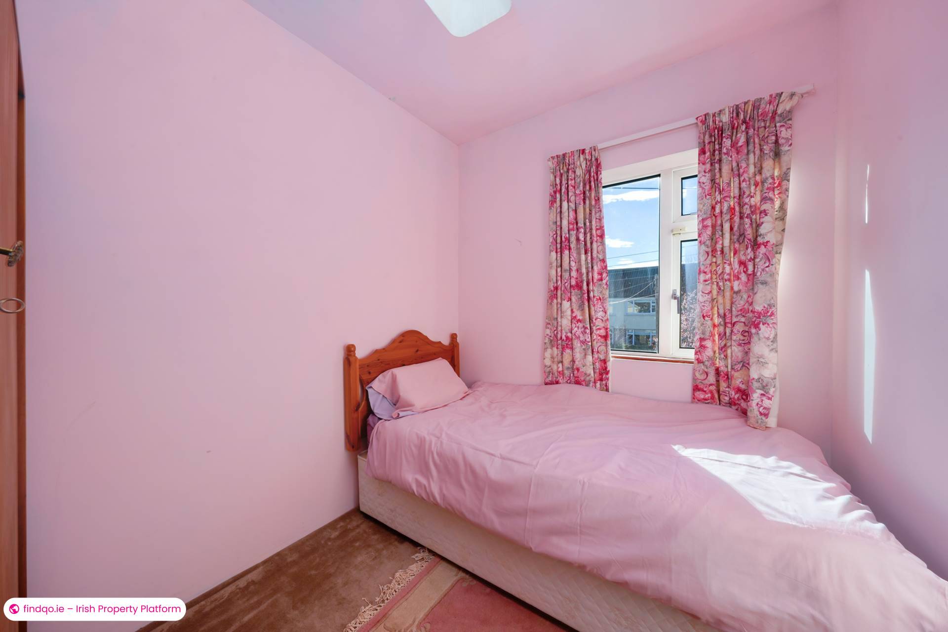 Semi-detached house for Sale in Dundrum, Down