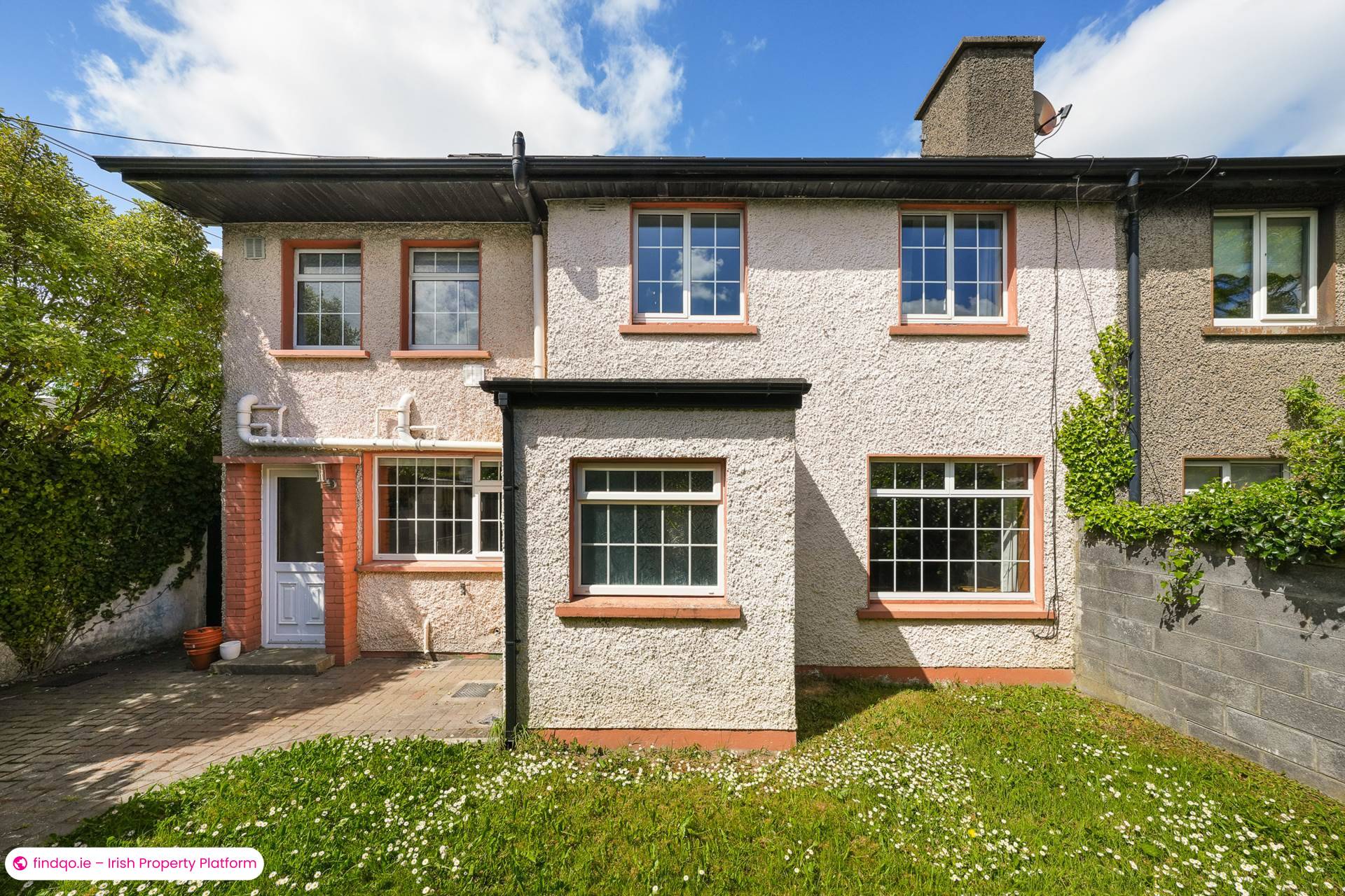 Semi-detached house for Sale in Stillorgan, Dublin (County)