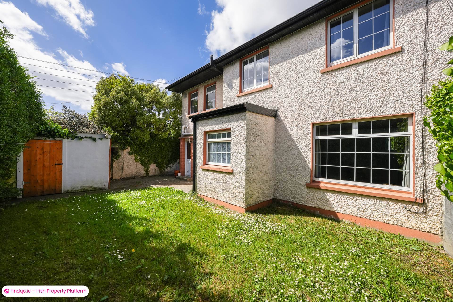 Semi-detached house for Sale in Stillorgan, Dublin (County)