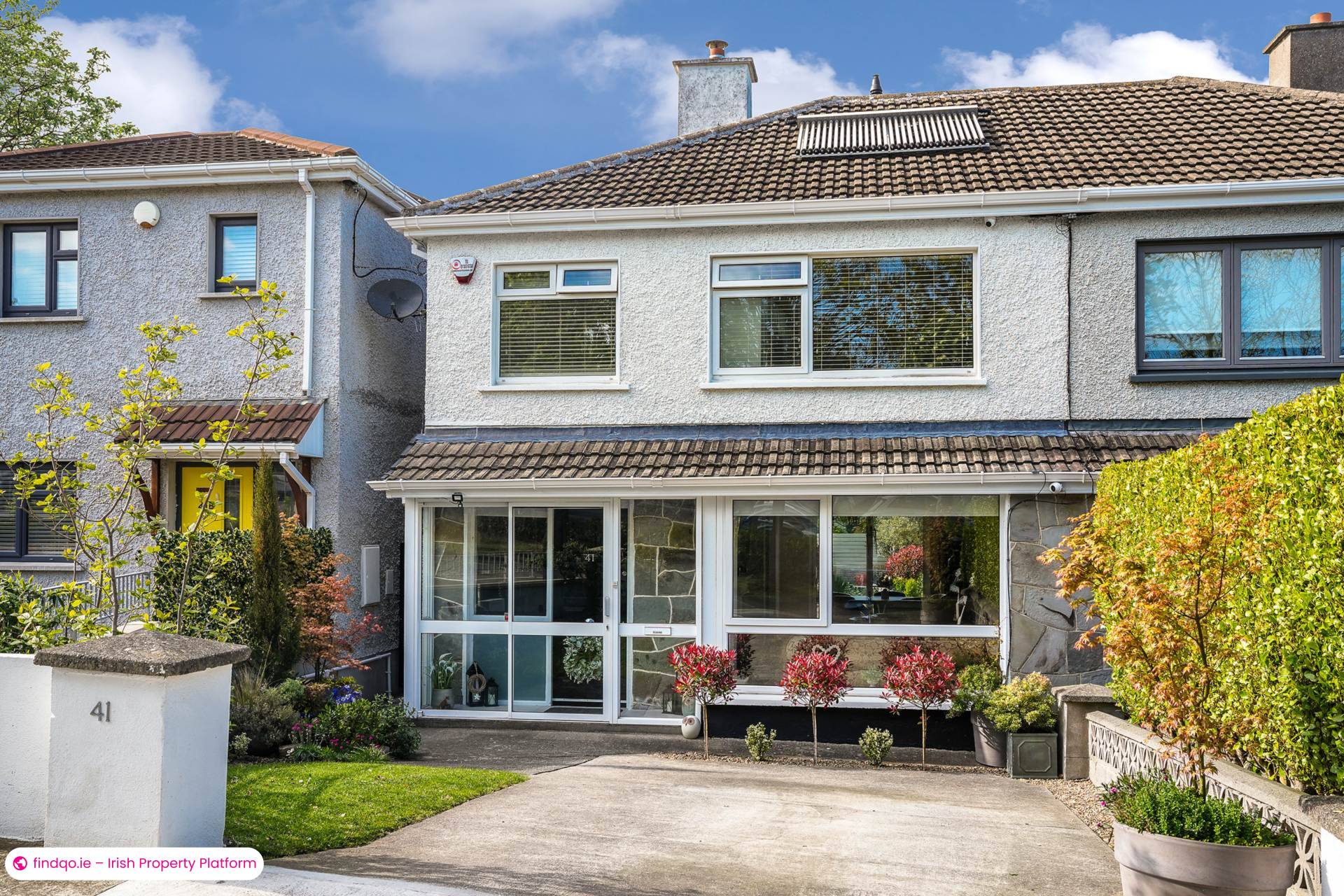 Semi-detached house for Sale in Dublin 18