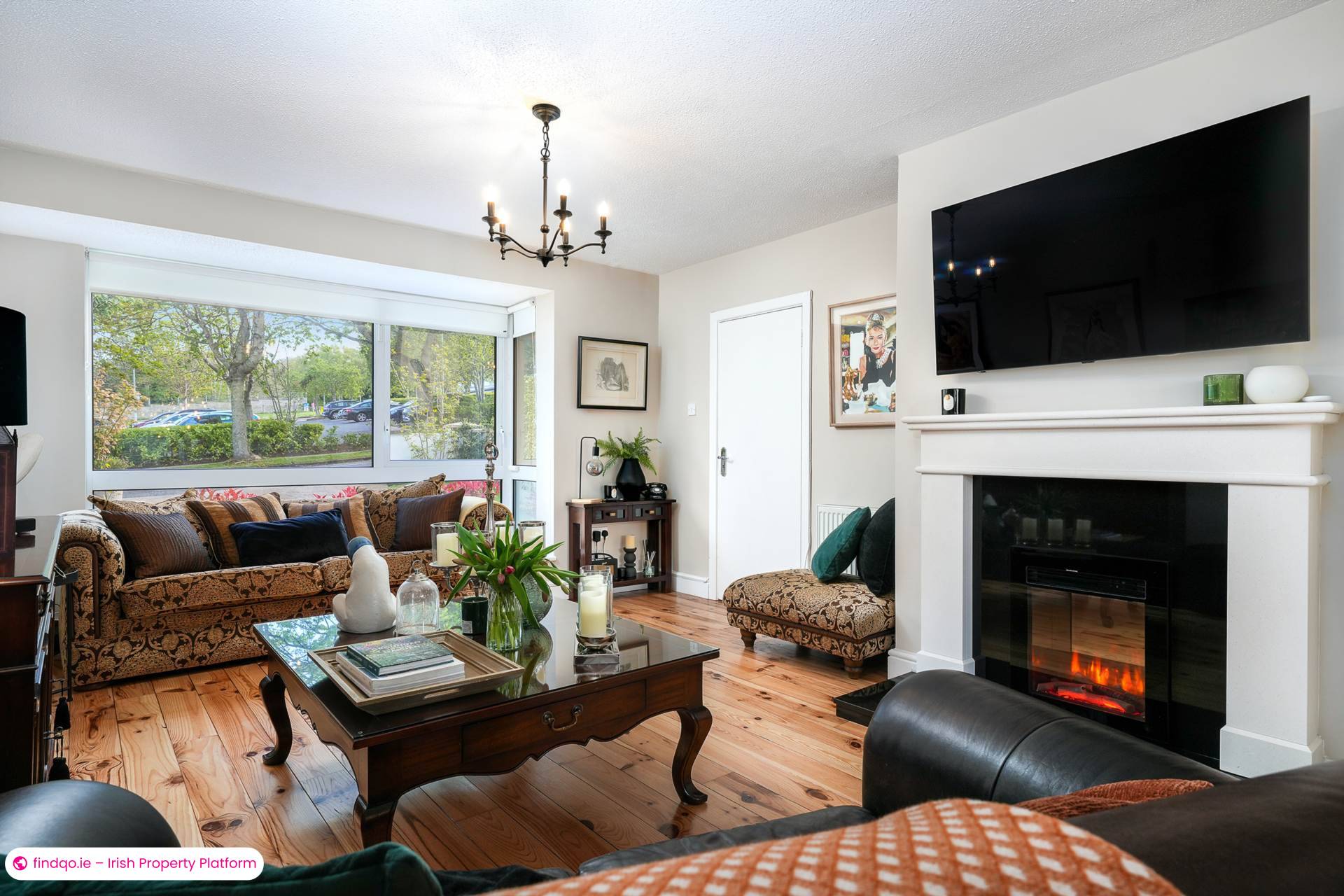 Semi-detached house for Sale in Dublin 18