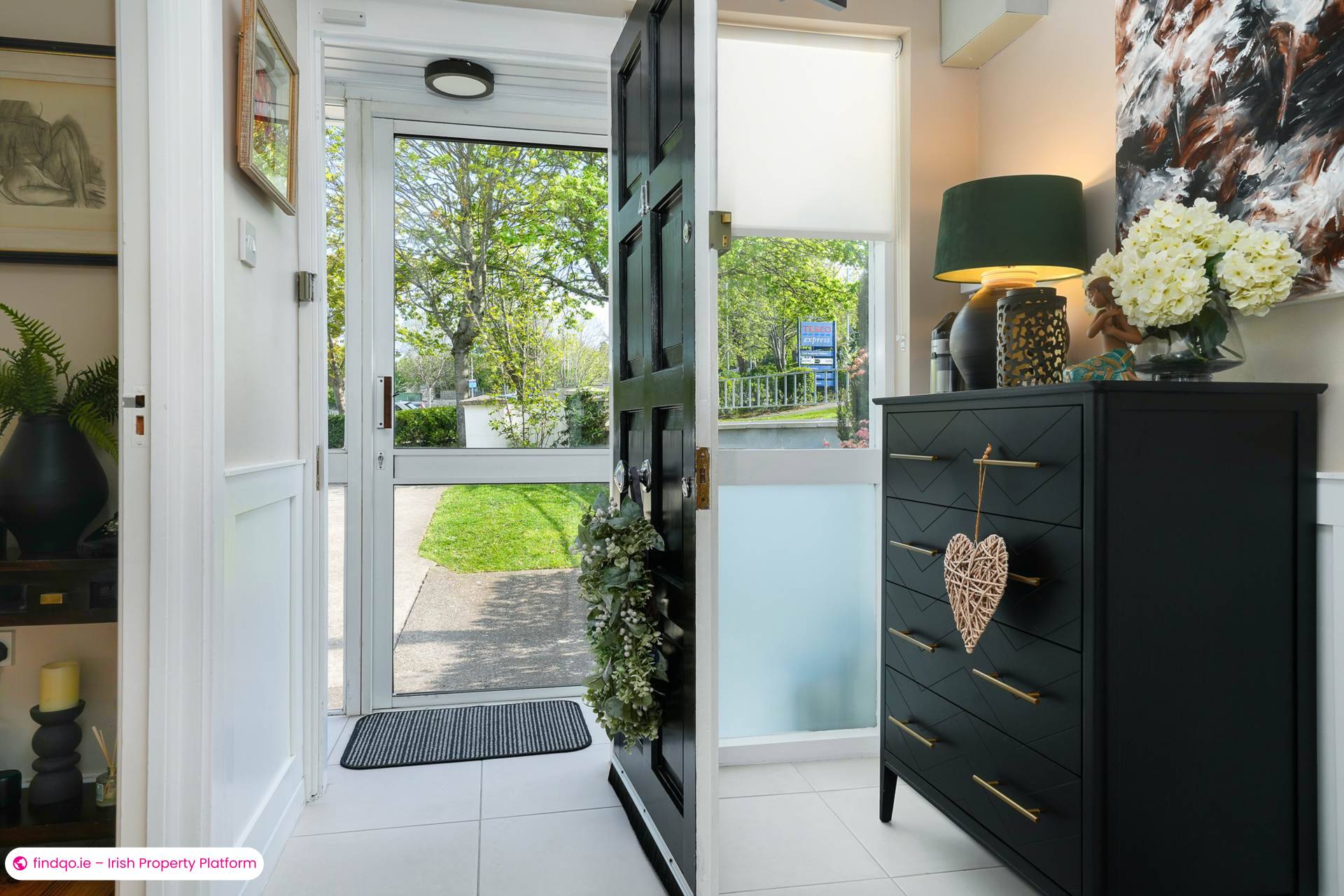 Semi-detached house for Sale in Dublin 18