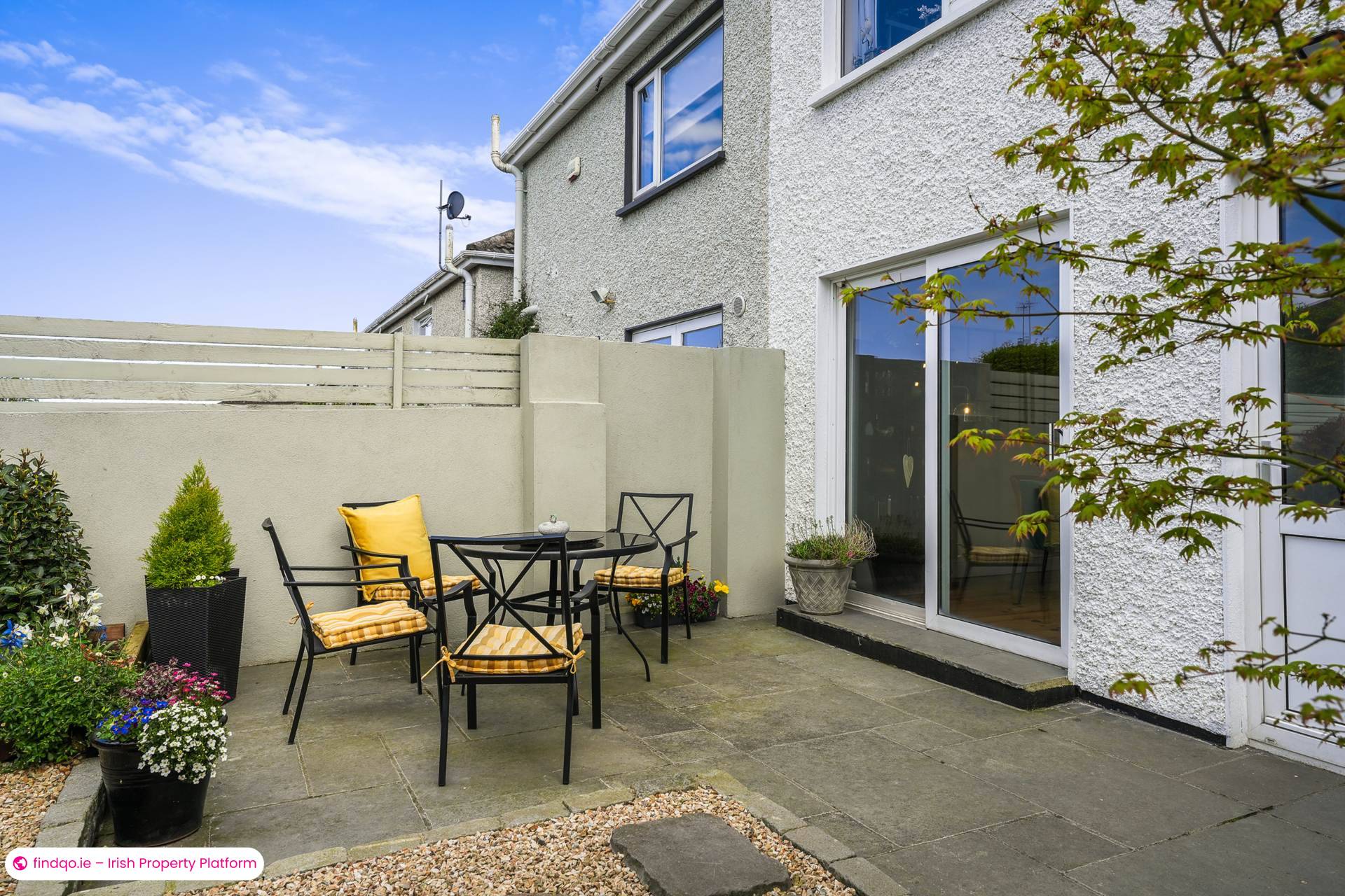 Semi-detached house for Sale in Dublin 18