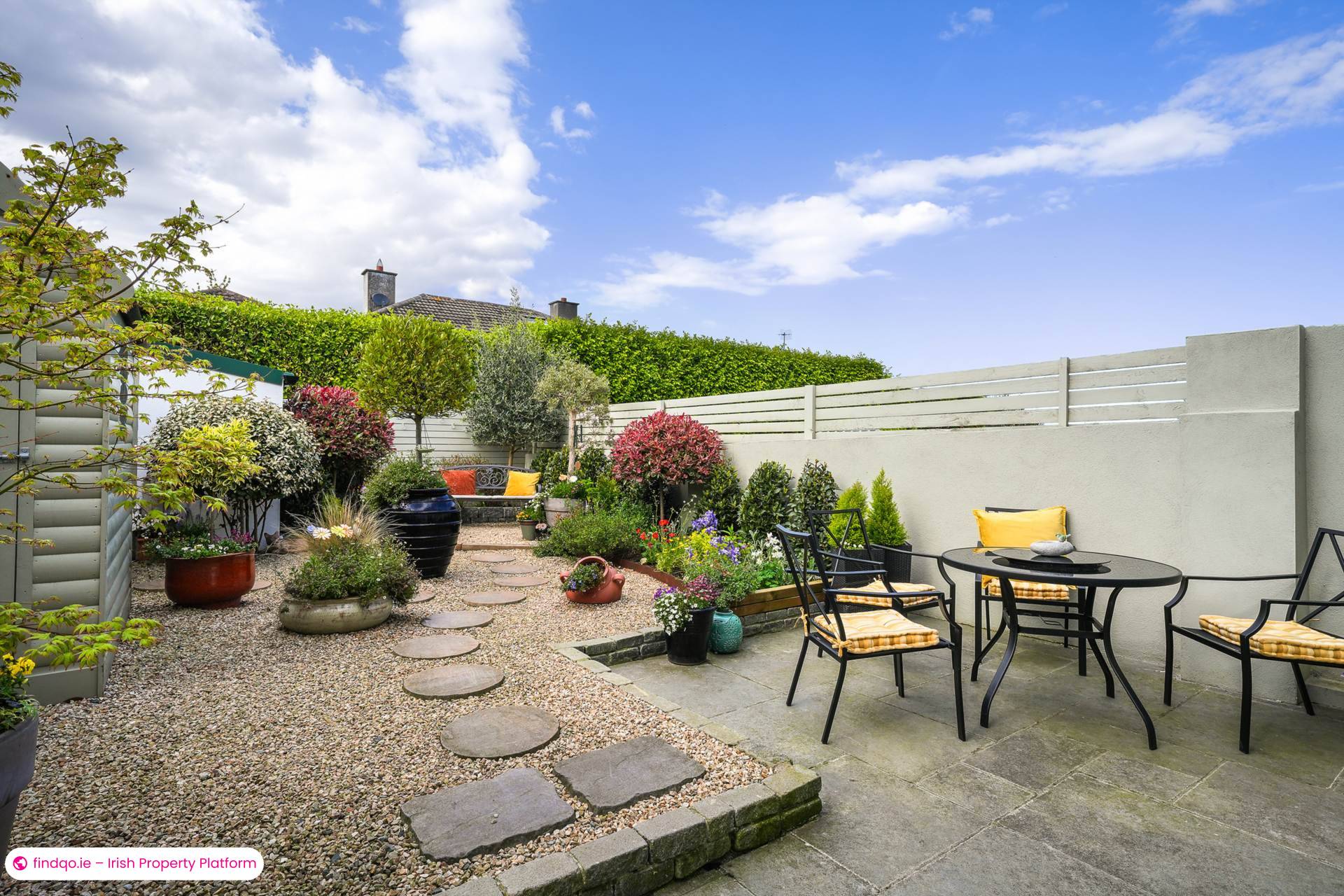 Semi-detached house for Sale in Dublin 18