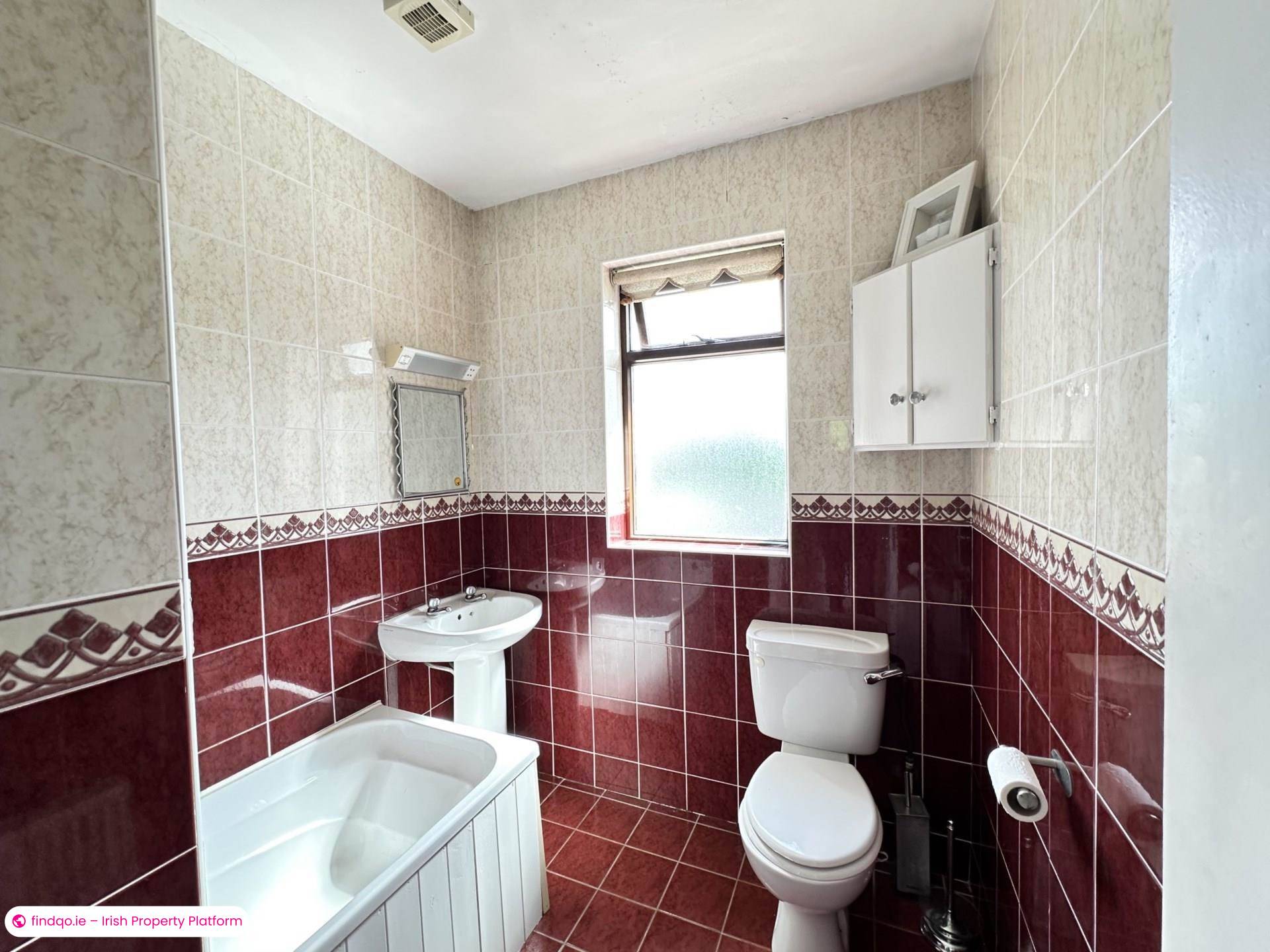 Semi-detached house for Sale in 2 Cregg Close, Oughterard, Galway H91 WY4E