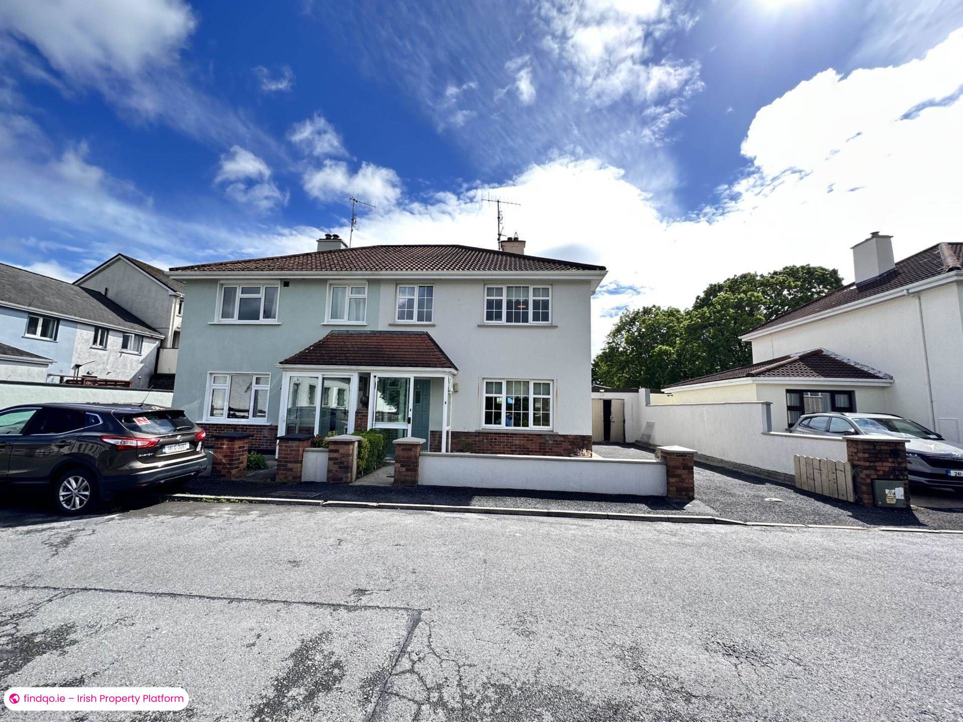 Semi-detached house for Sale in 2 Cregg Close, Oughterard, Galway H91 WY4E