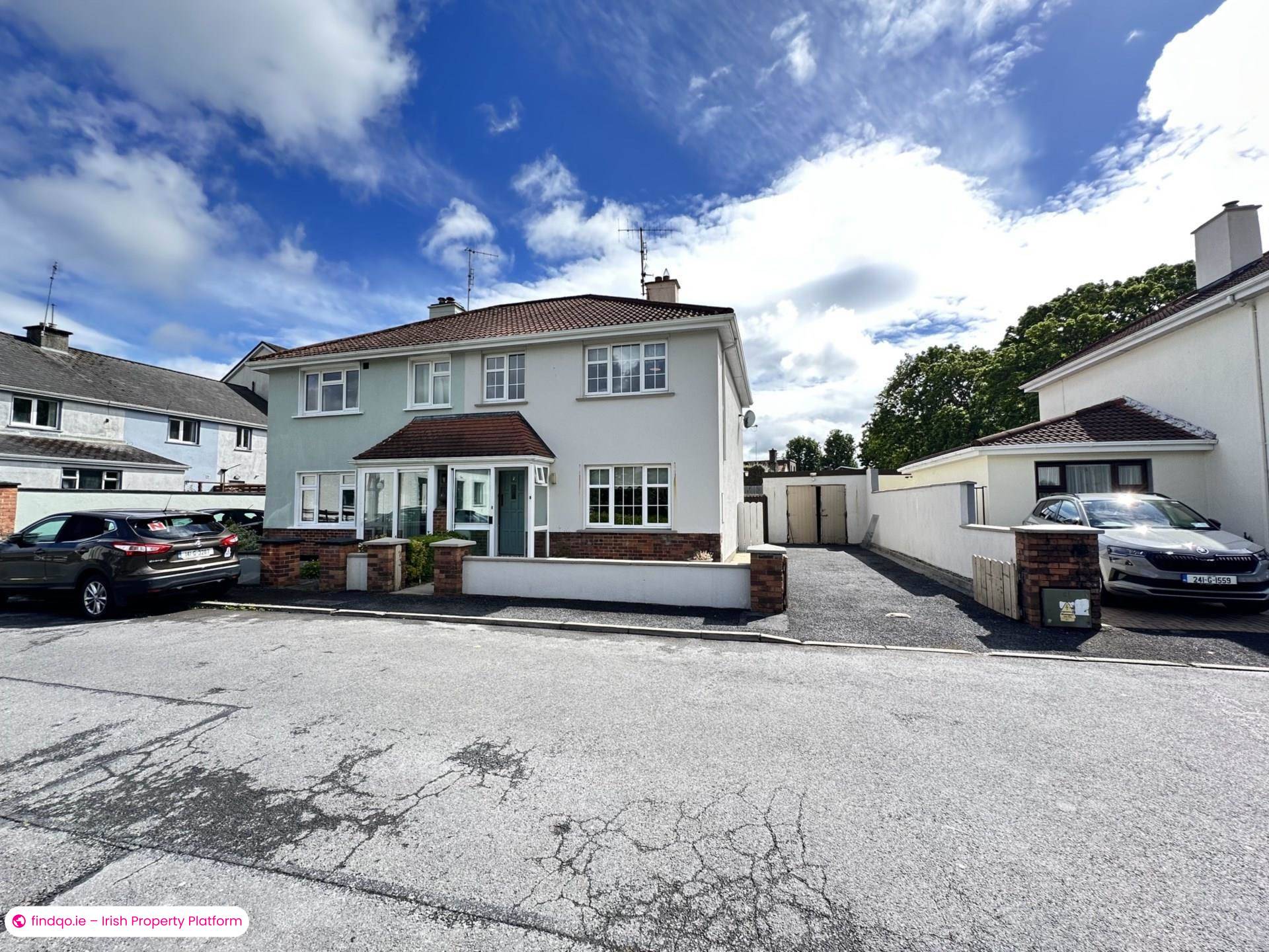 Semi-detached house for Sale in 2 Cregg Close, Oughterard, Galway H91 WY4E