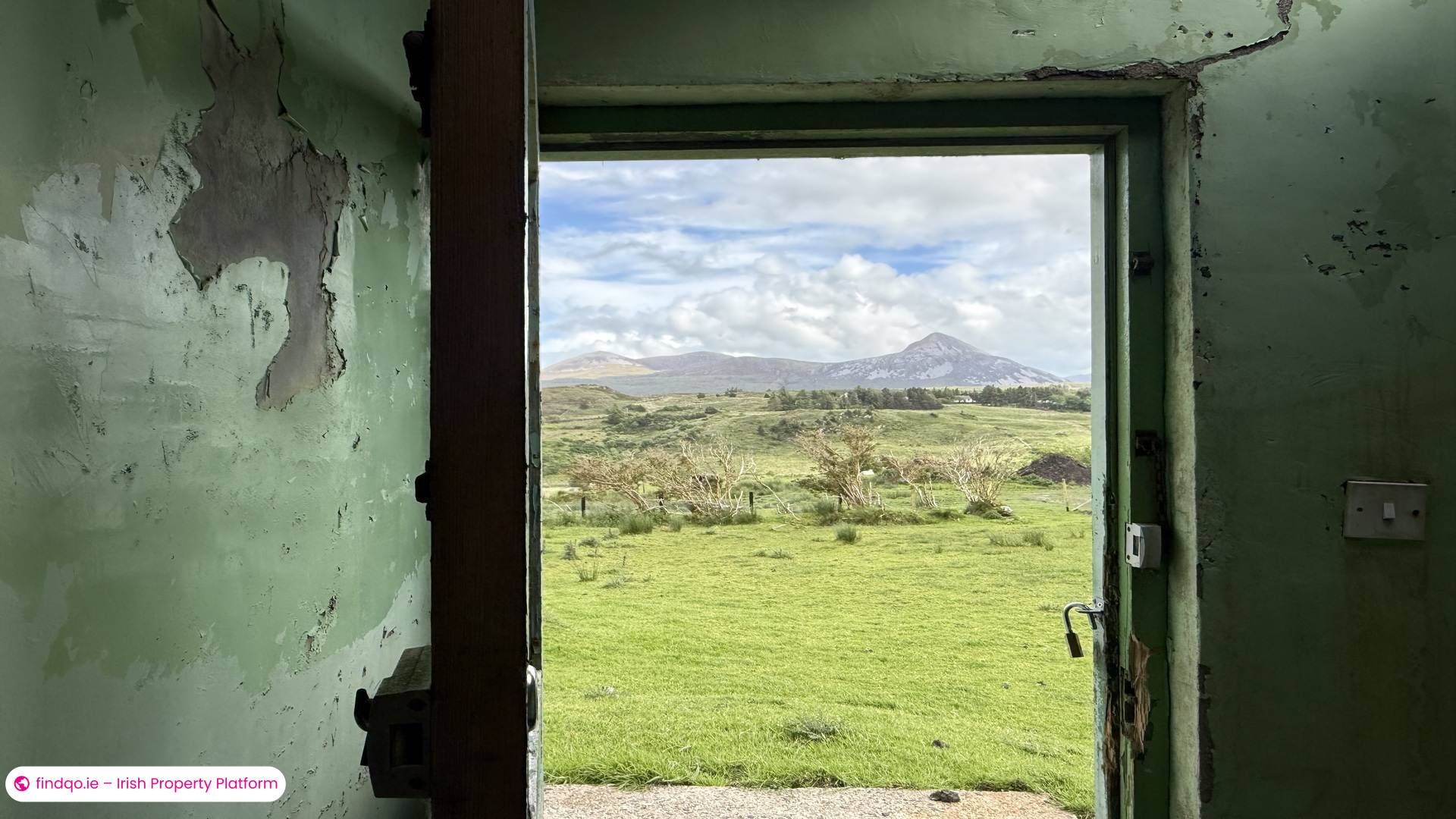 Detached house for Sale in Gortahork, Donegal