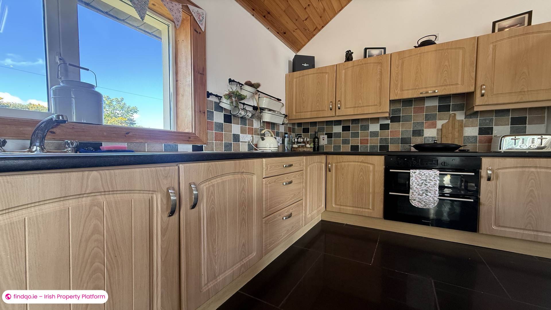 Detached house for Sale in Burtonport, Donegal