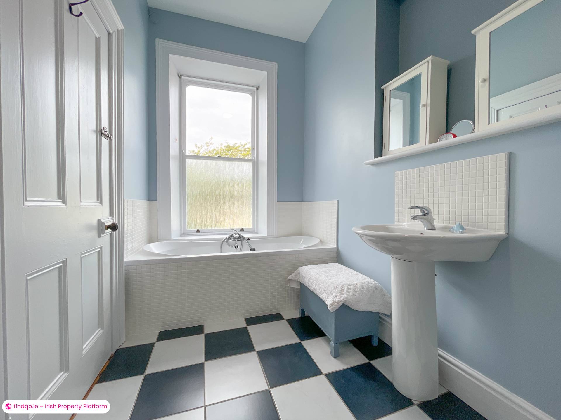 Detached house for Sale in Burtonport, Donegal