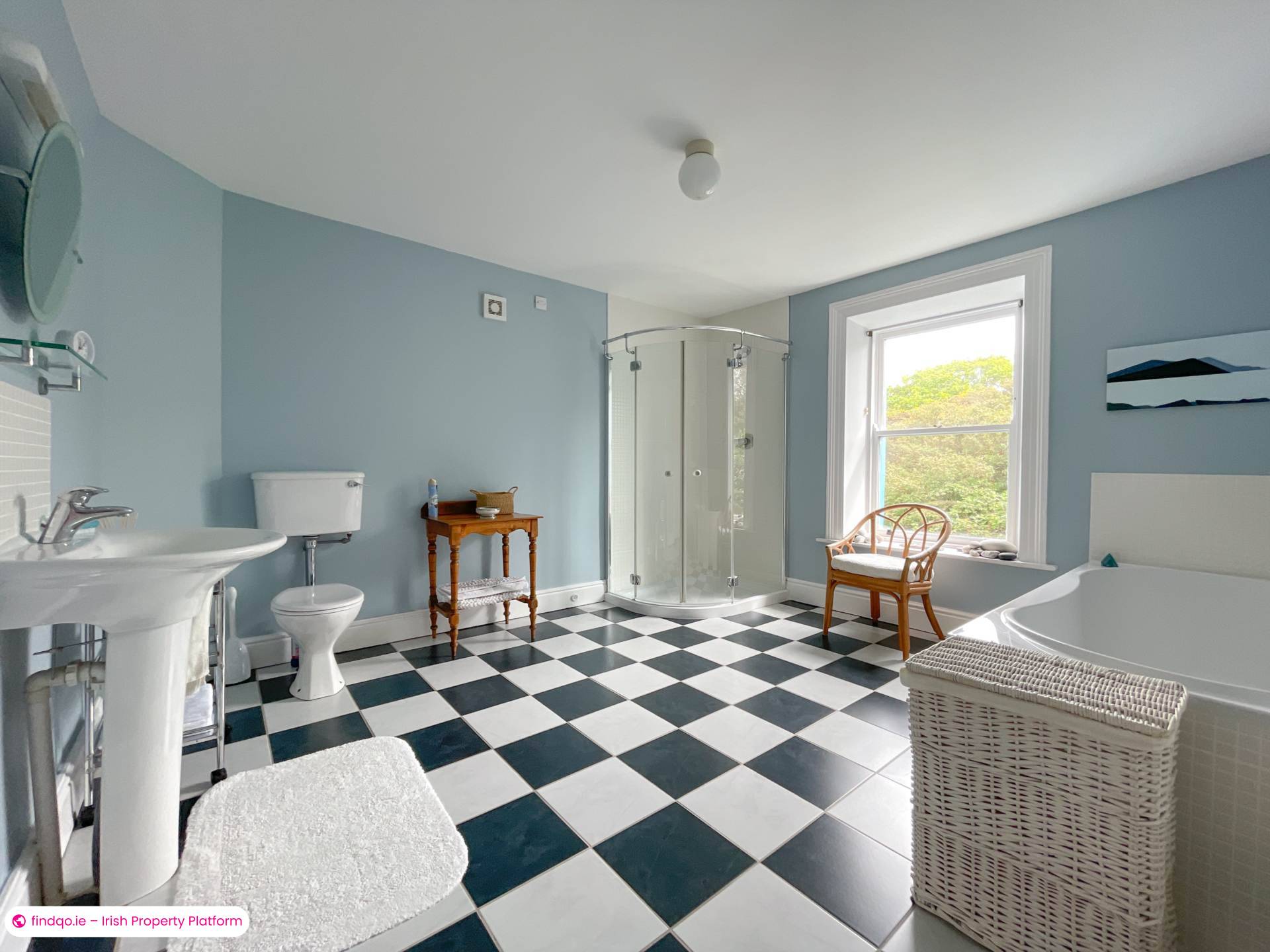 Detached house for Sale in Burtonport, Donegal