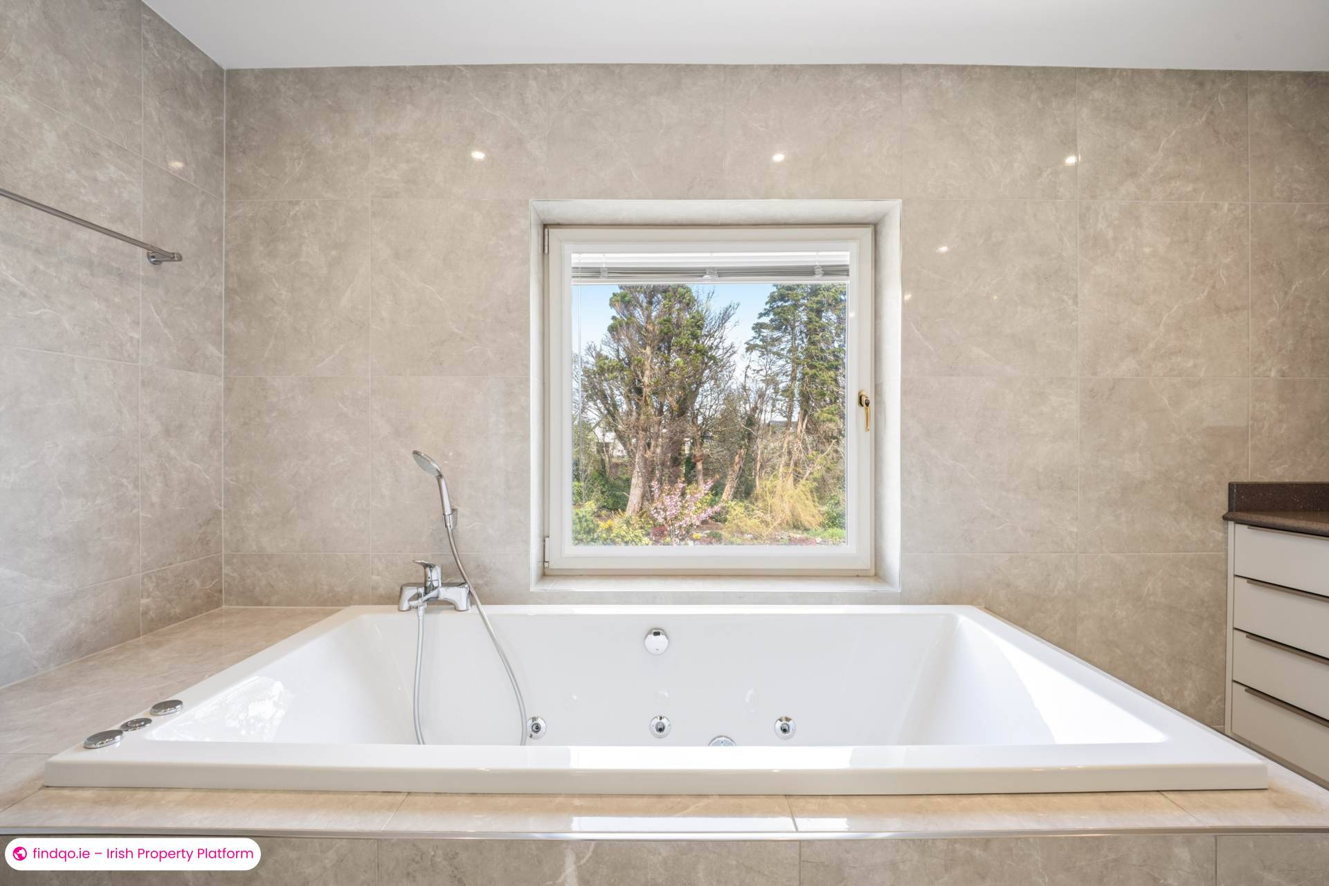 Detached house for Sale in Oughterard, Galway