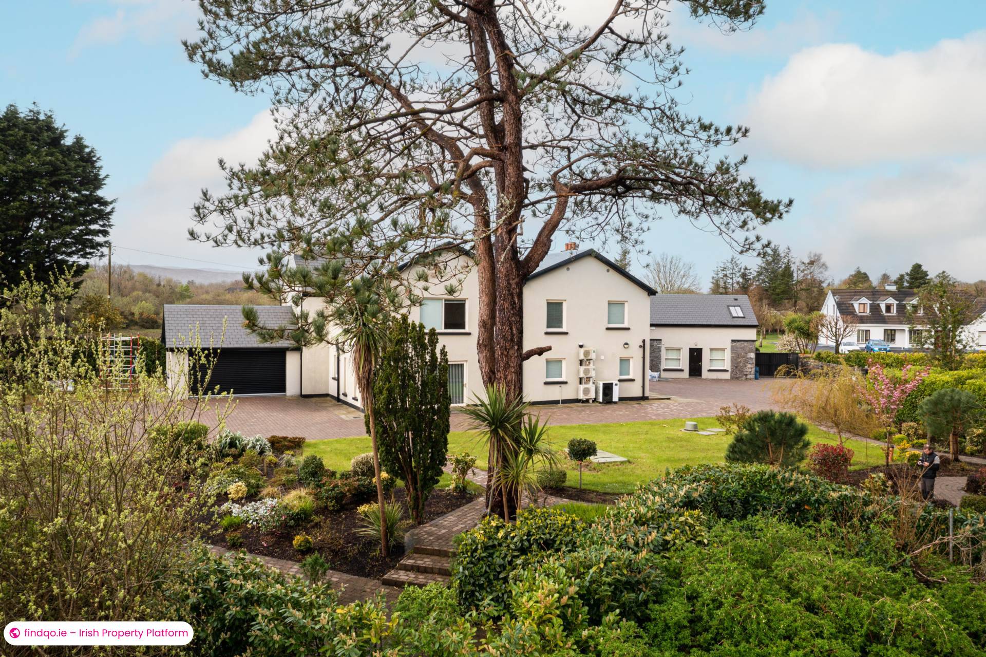 Detached house for Sale in Oughterard, Galway