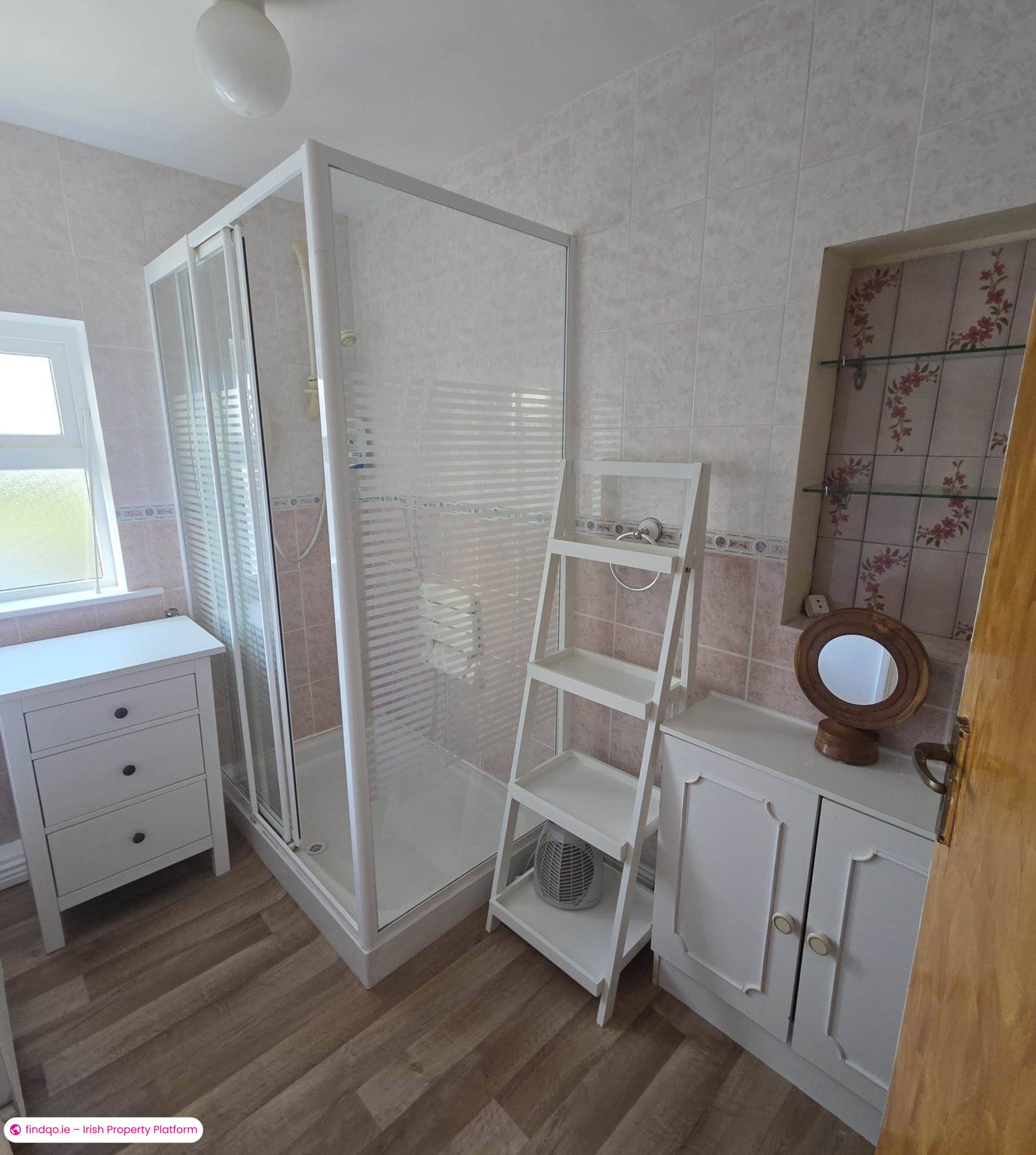 4 Bedroom Detached house for Rent in Turloughmore, Galway