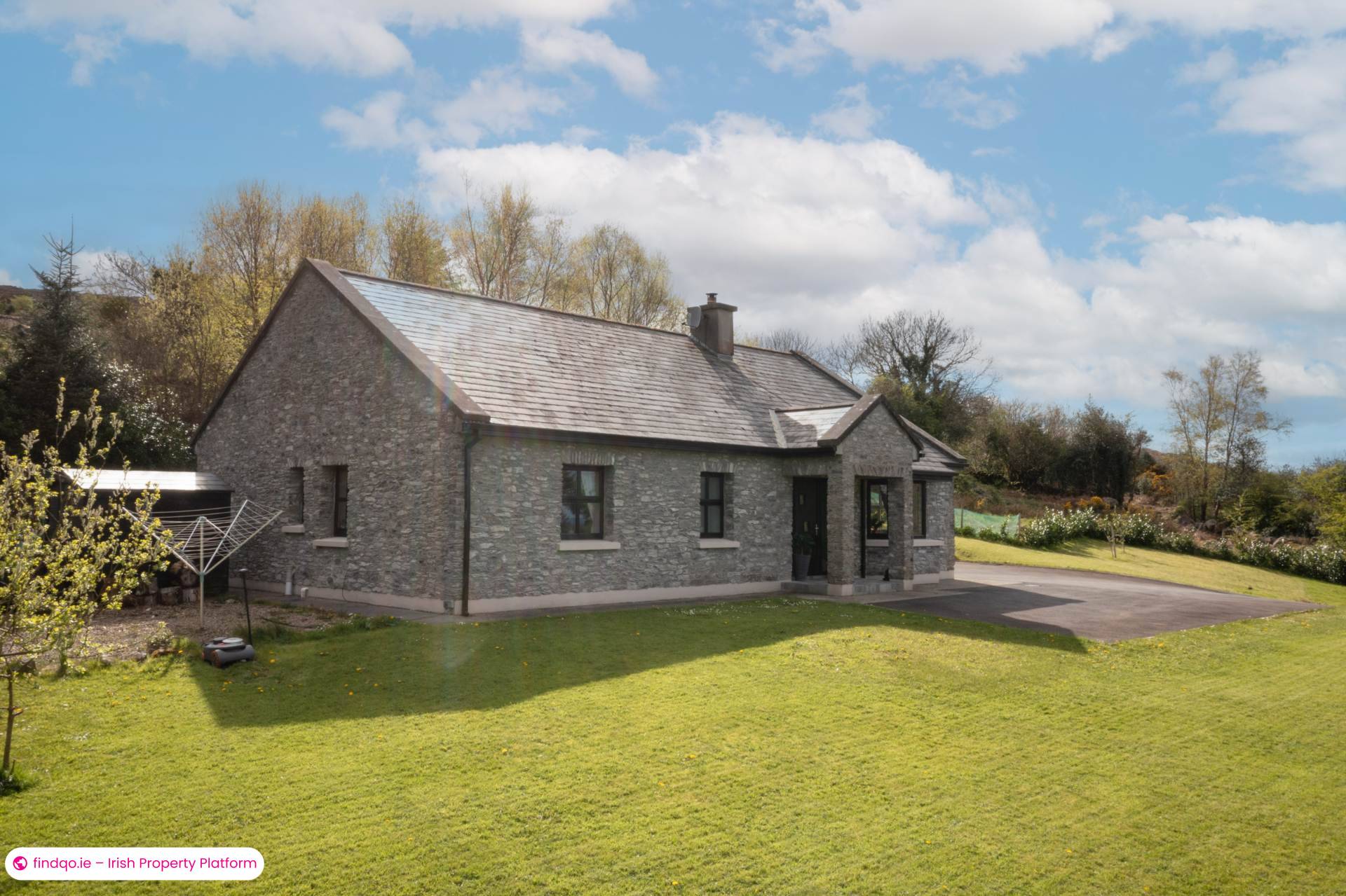 Detached house for Sale in Rosscahill, Galway