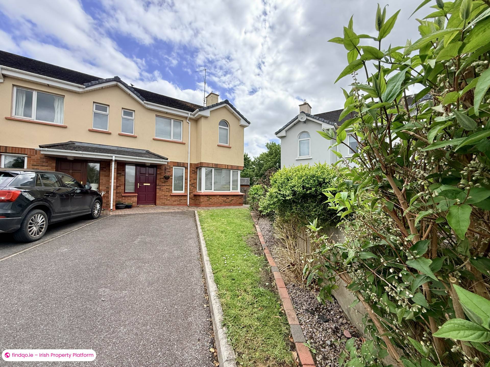 Semi-detached house for Sale in Milltown, Antrim