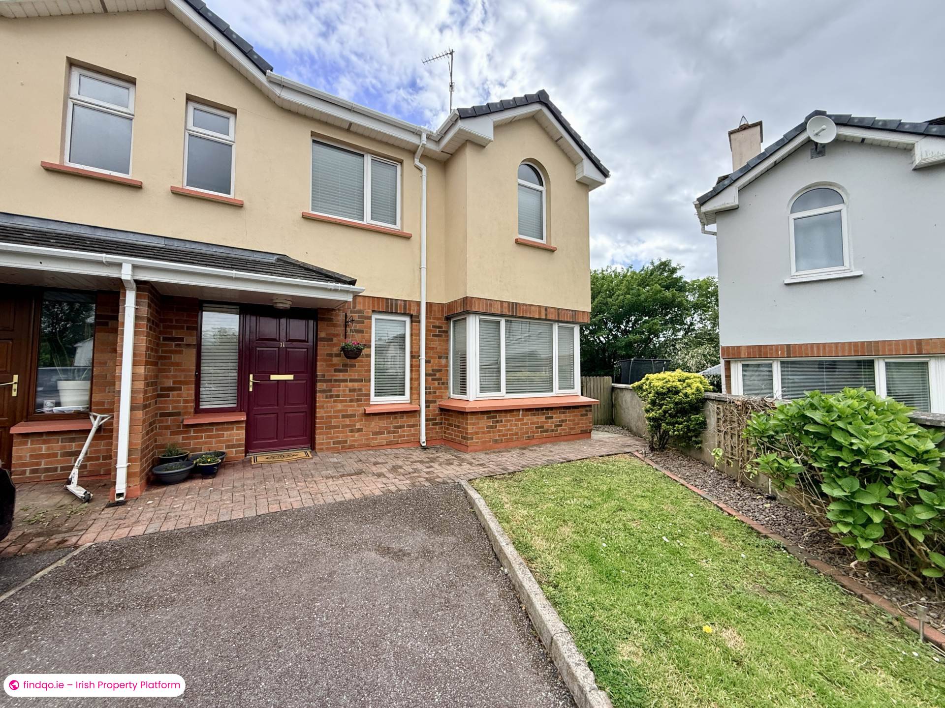 Semi-detached house for Sale in Milltown, Antrim