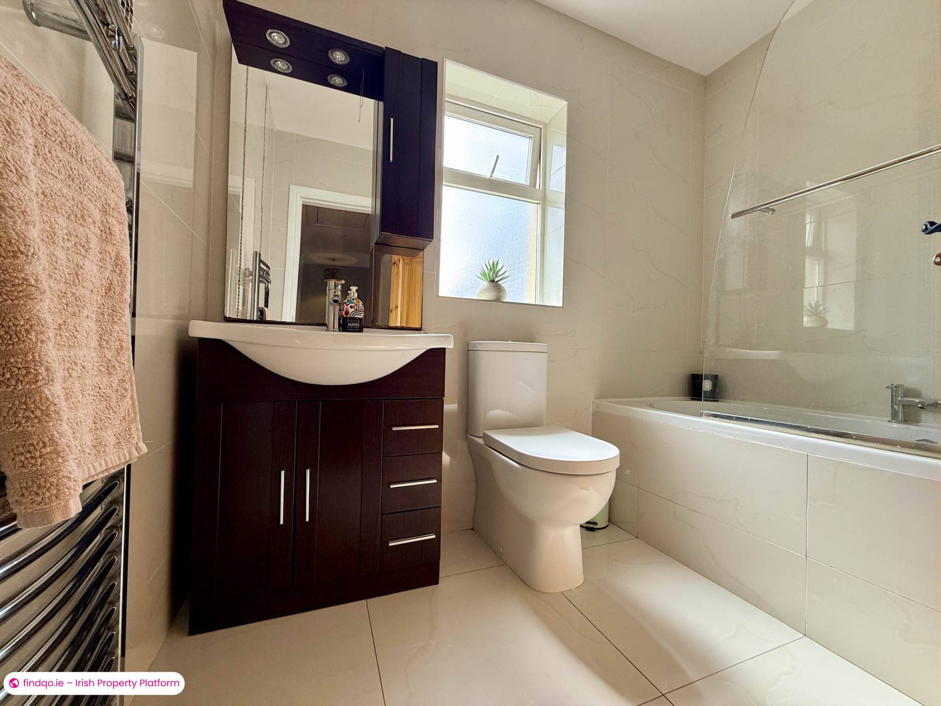 Semi-detached house for Sale in Milltown, Antrim