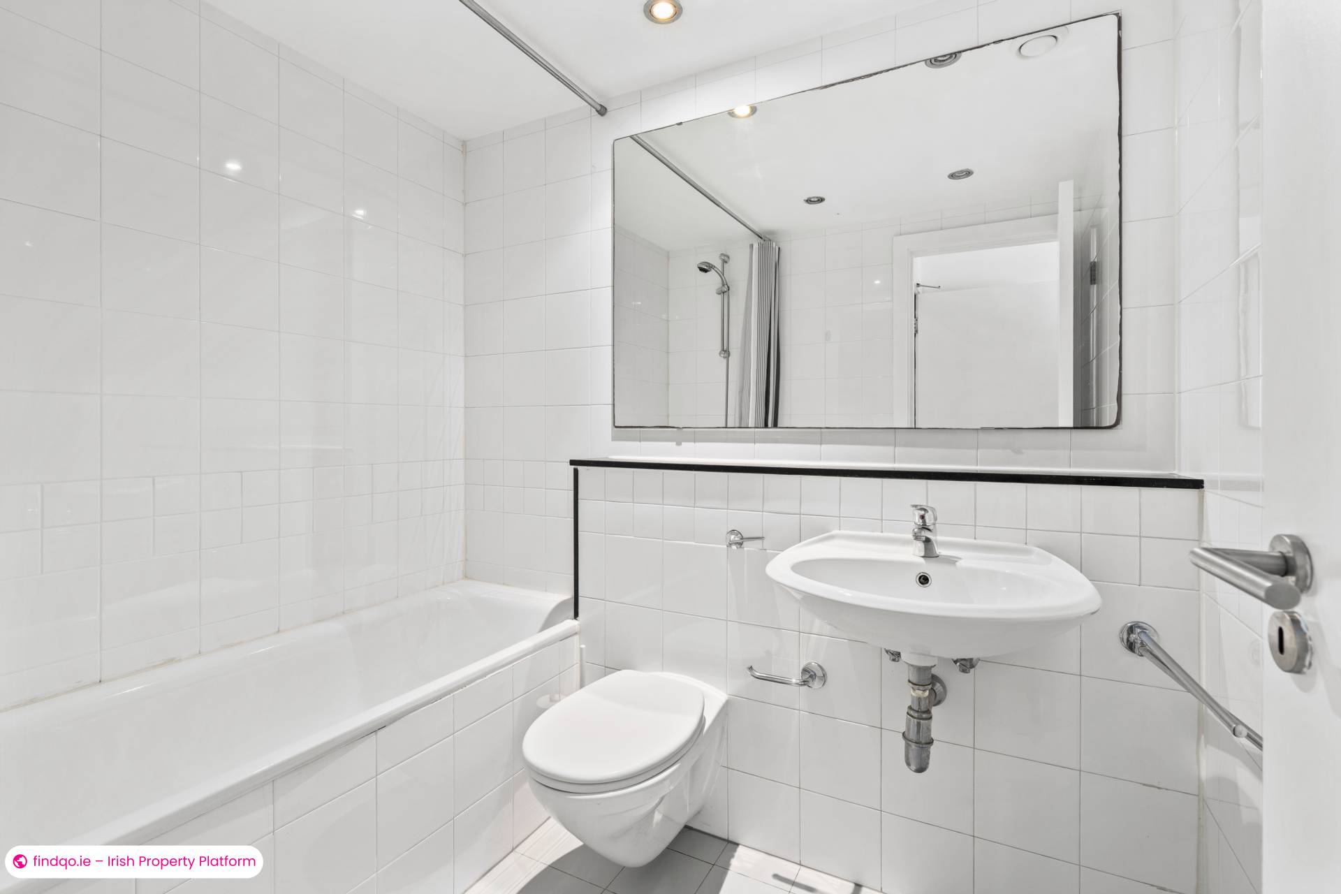 Apartment for Sale in Flat 3, Block 5 Clarion Quay Apartments, Ifsc