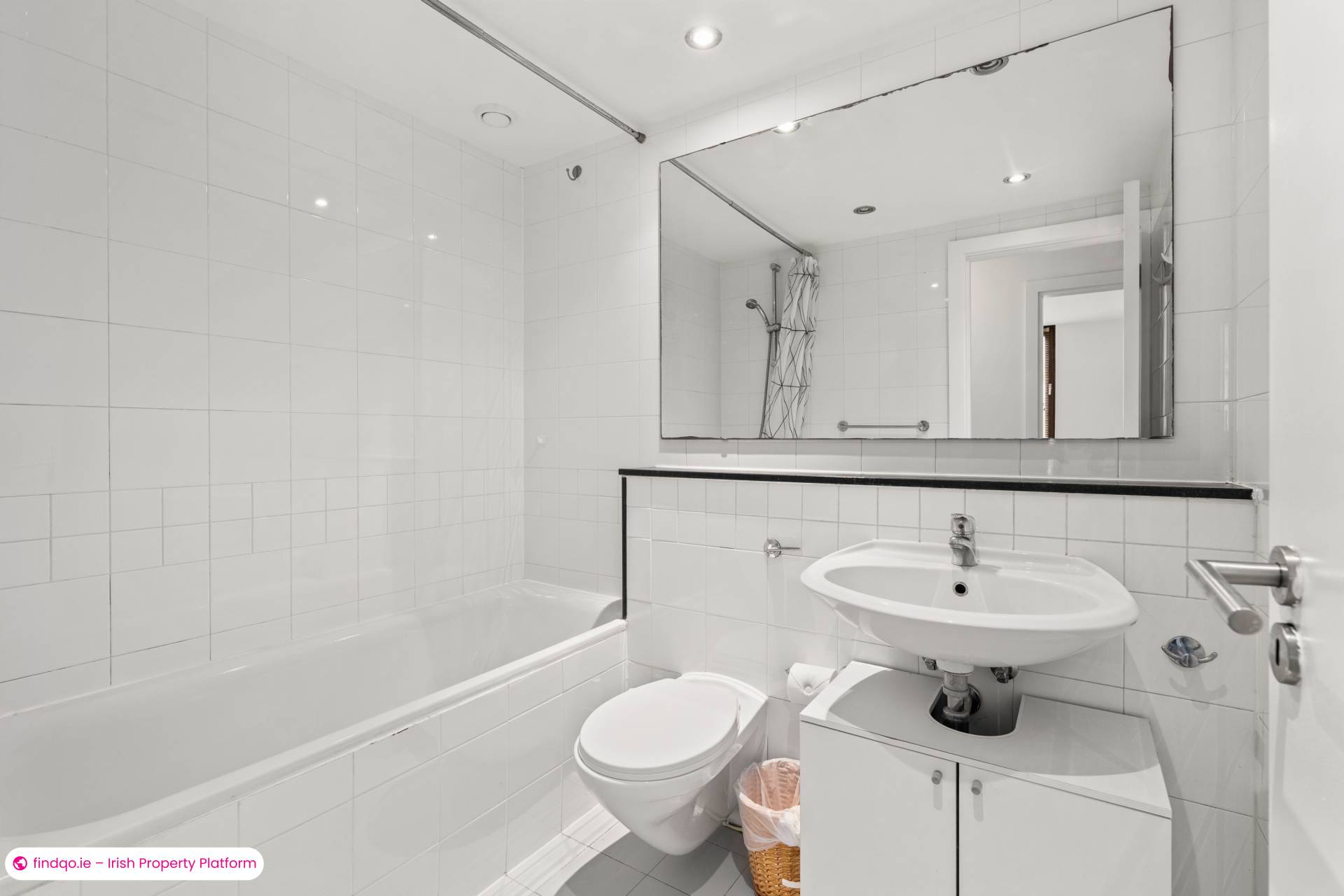 Apartment for Sale in Flat 3, Block 5 Clarion Quay Apartments, Ifsc