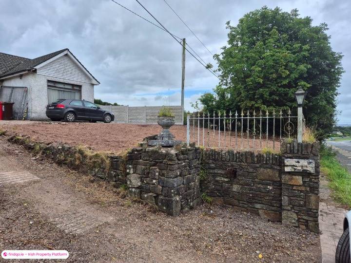 Bungalow for Sale in Ballinvrinsig, Cork