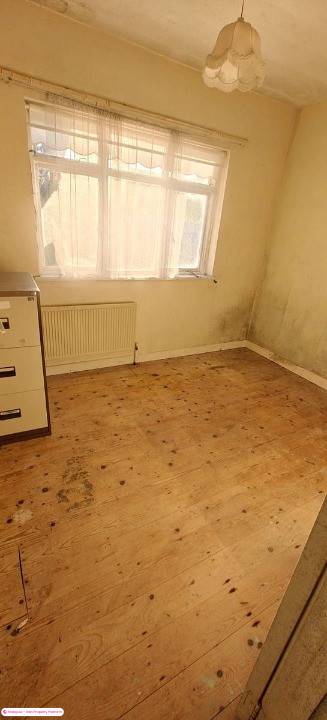 Bungalow for Sale in Ballinvrinsig, Cork