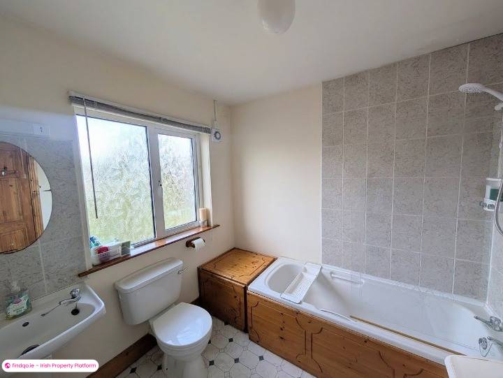 Semi-detached house for Sale in Nenagh, Tipperary