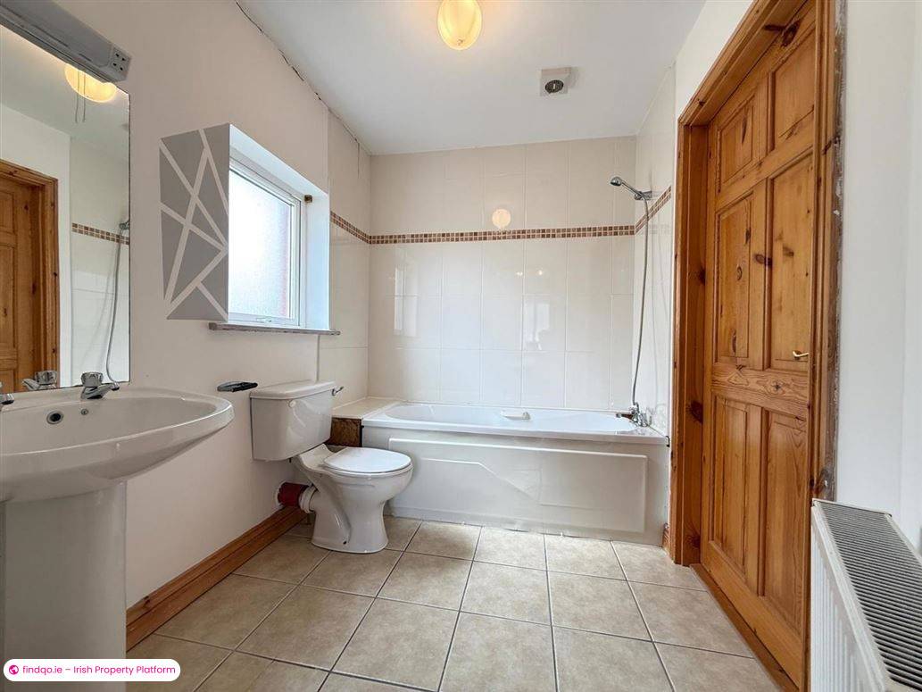 Semi-detached house for Sale in Ballaghaderreen, Roscommon