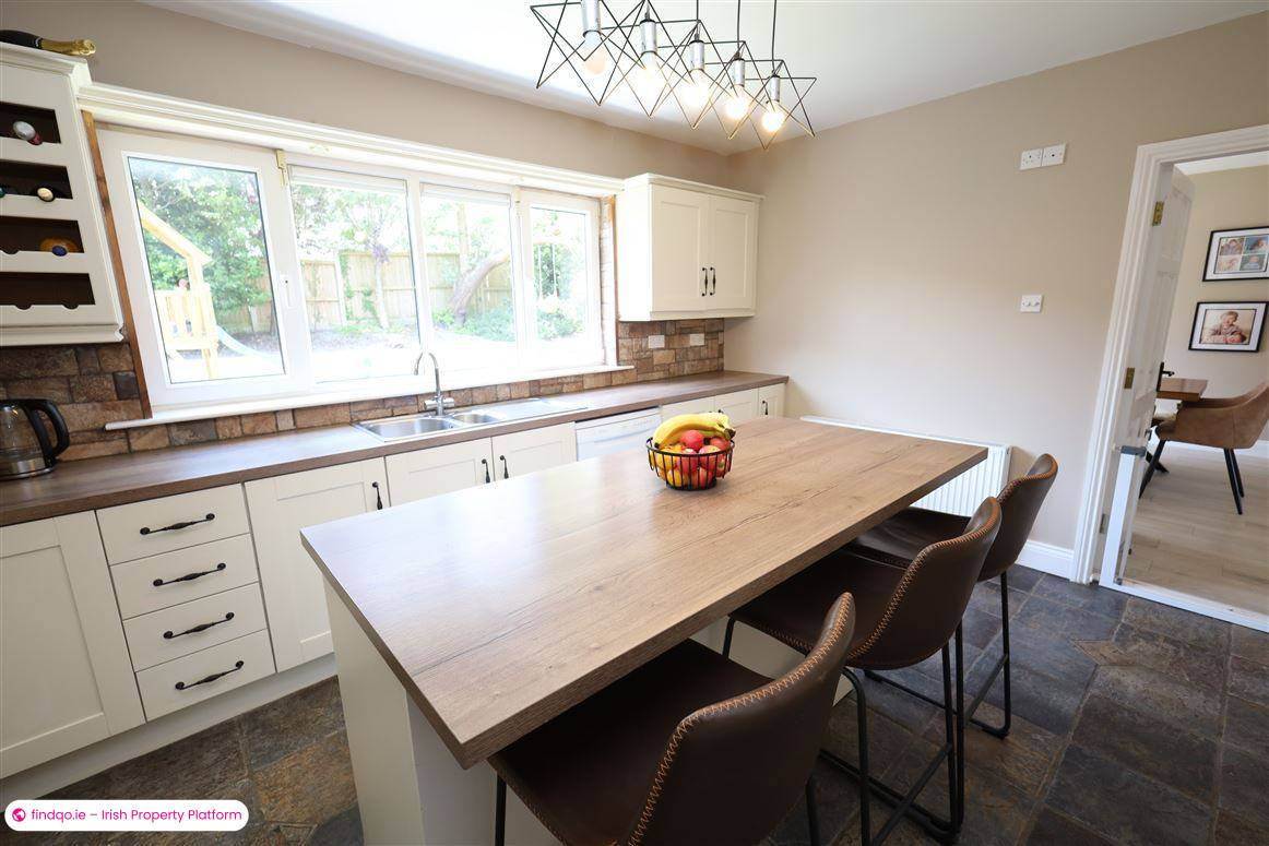 Detached house for Sale in Ballygarvan, Cork